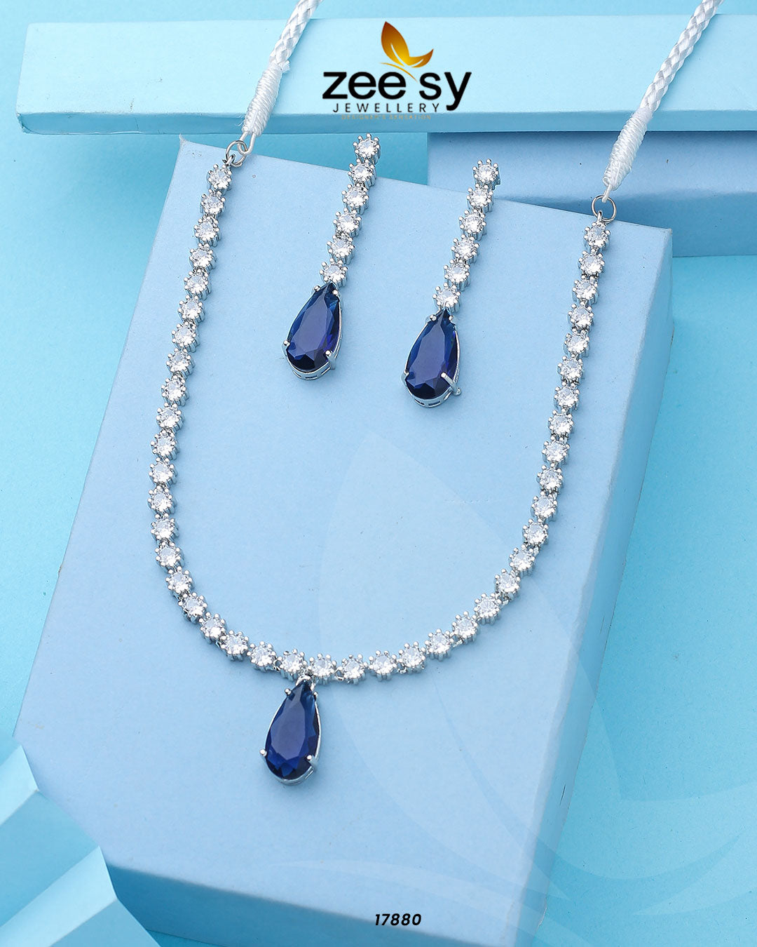 Raffealla's Necklace Silver White