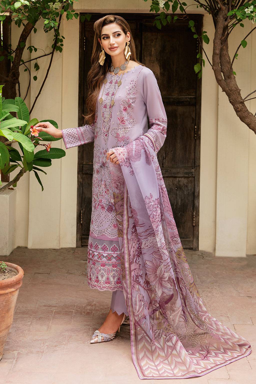 Ramsha | Luxury Lawn 24 | Y-804 - Pakistani Designer Dress - by Ramsha | Type: Casuals - 100% Original at Saira Sultan