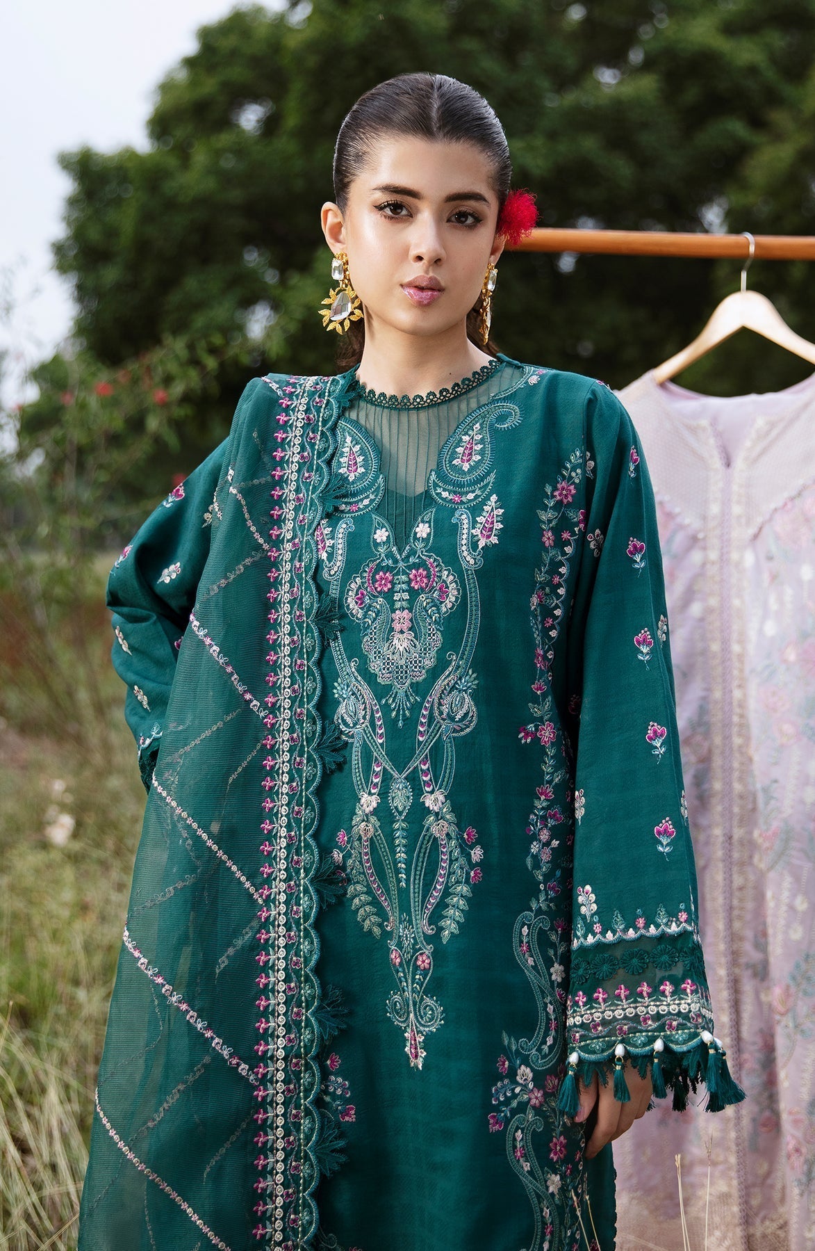 Zevk | Flora Festive Lawn | RELIC M