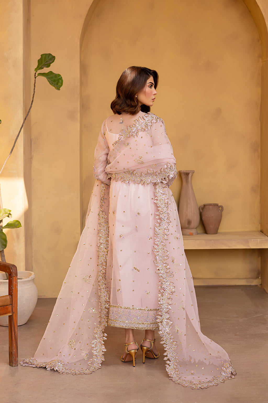 Emaan Adeel I Regalia Luxury Formals I VELOURA - Pakistani Designer Dress - by Emaan Adeel - Type : Ladies Clothes - 100% Original at Saira Sultan