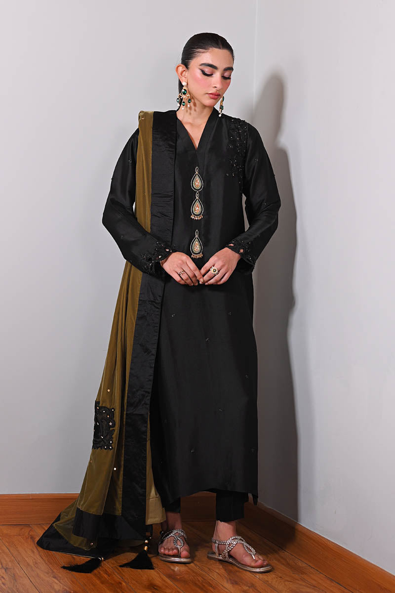 Hue Pret | Farasha Luxury Winter | Nisha XS Black Velvet