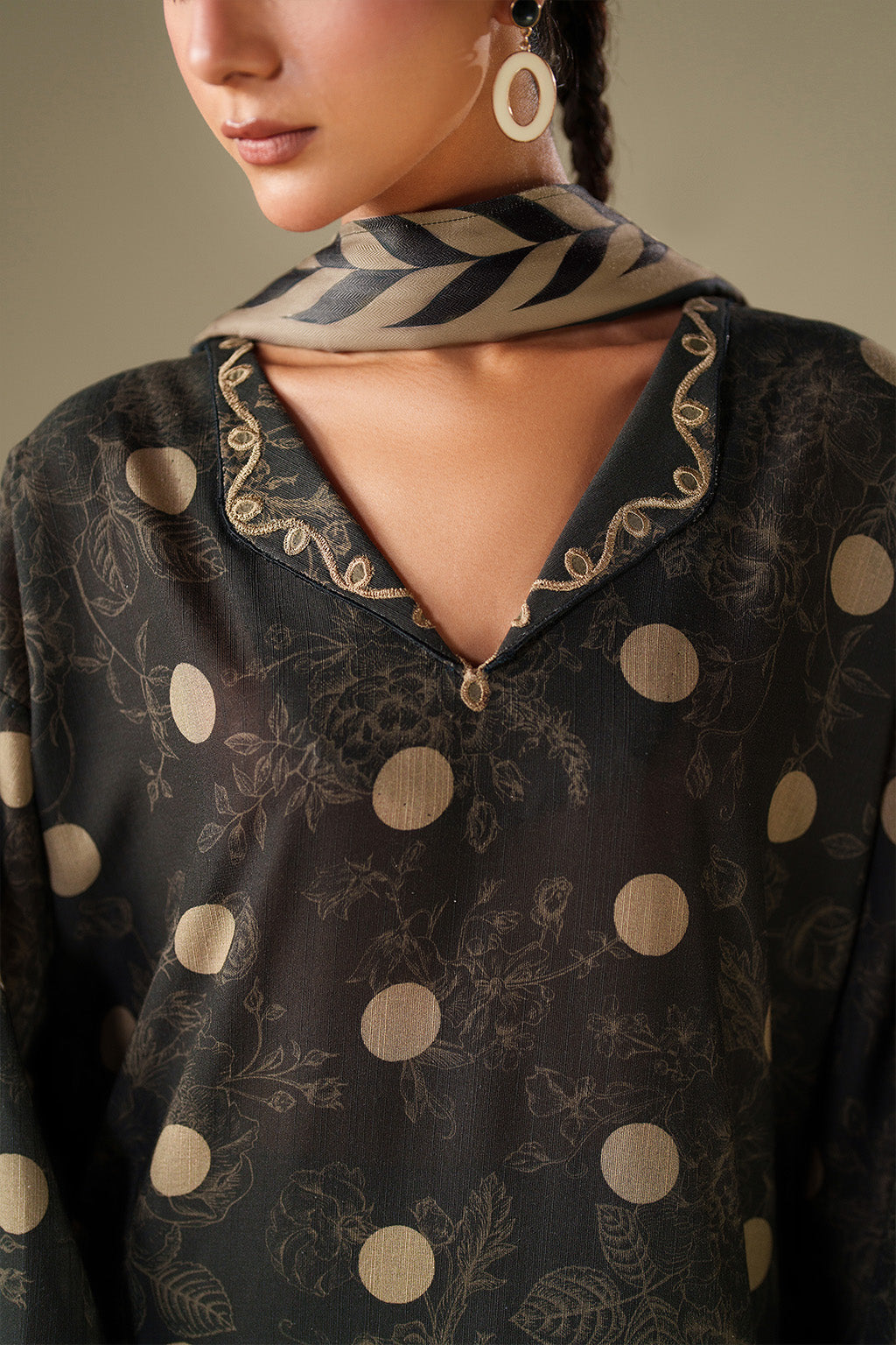 Iznik | Winter Chapter 25 | UE-571 Printed Khaddar by Iznik - Designer Dress - Type : Ladies Clothes - Available at Saira Sultan - 100% Original