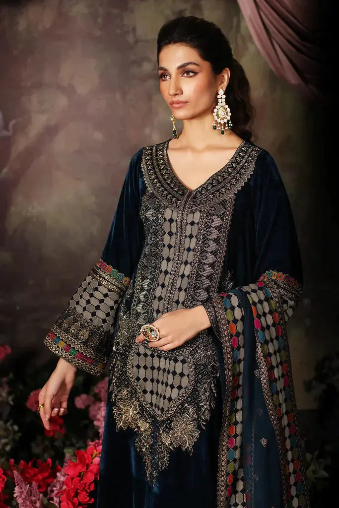 Charizma | Signora Velvet 23 | CVT3-05 - Pakistani Designer Dress - by Charizma | Type: Formal - 100% Original at Saira Sultan