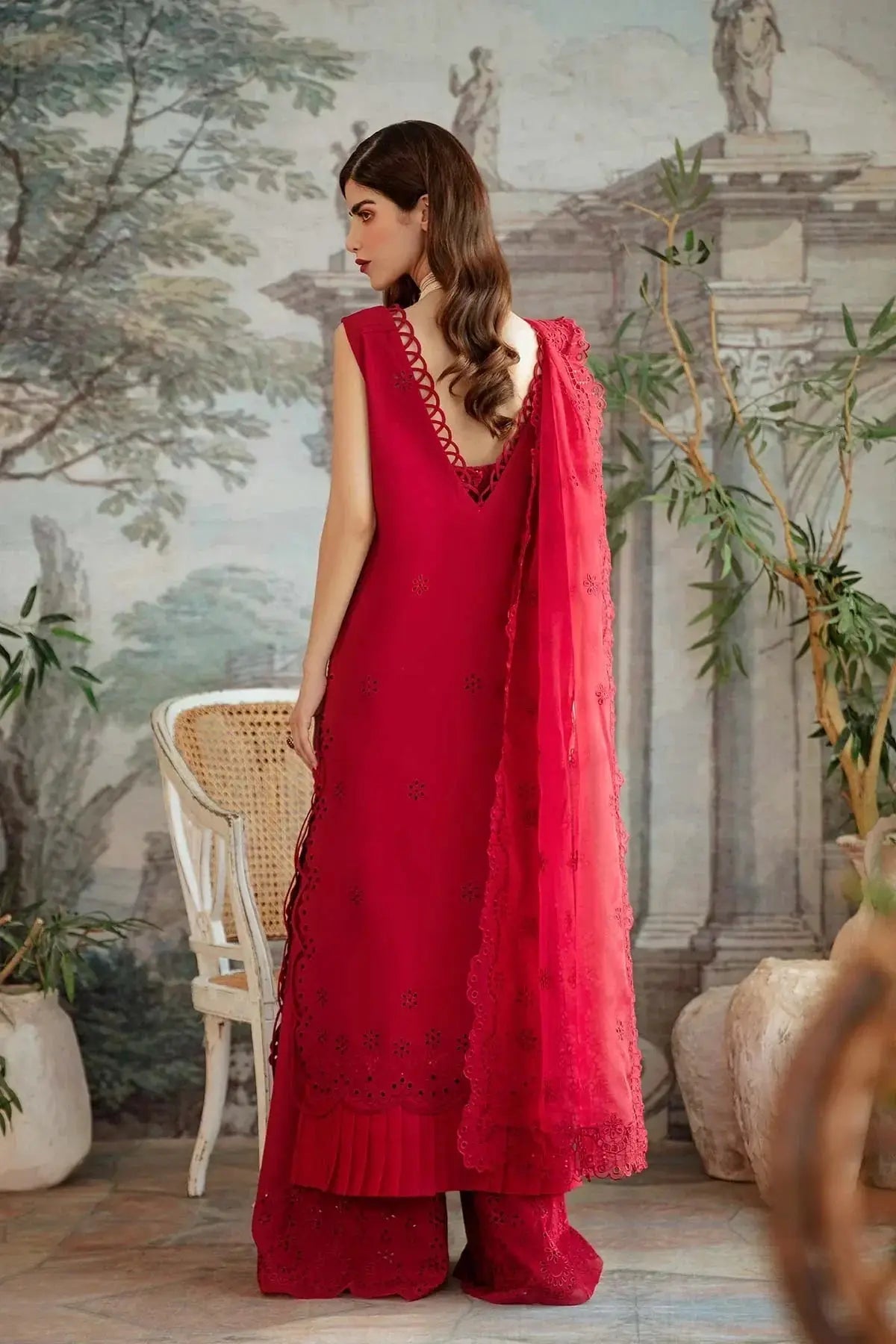 Mina Kashif | Ala Mode Luxury Formals 23 | Liliana - Pakistani Designer Dress - by Mina Kashif | Type: Luxury - 100% Original at Saira Sultan