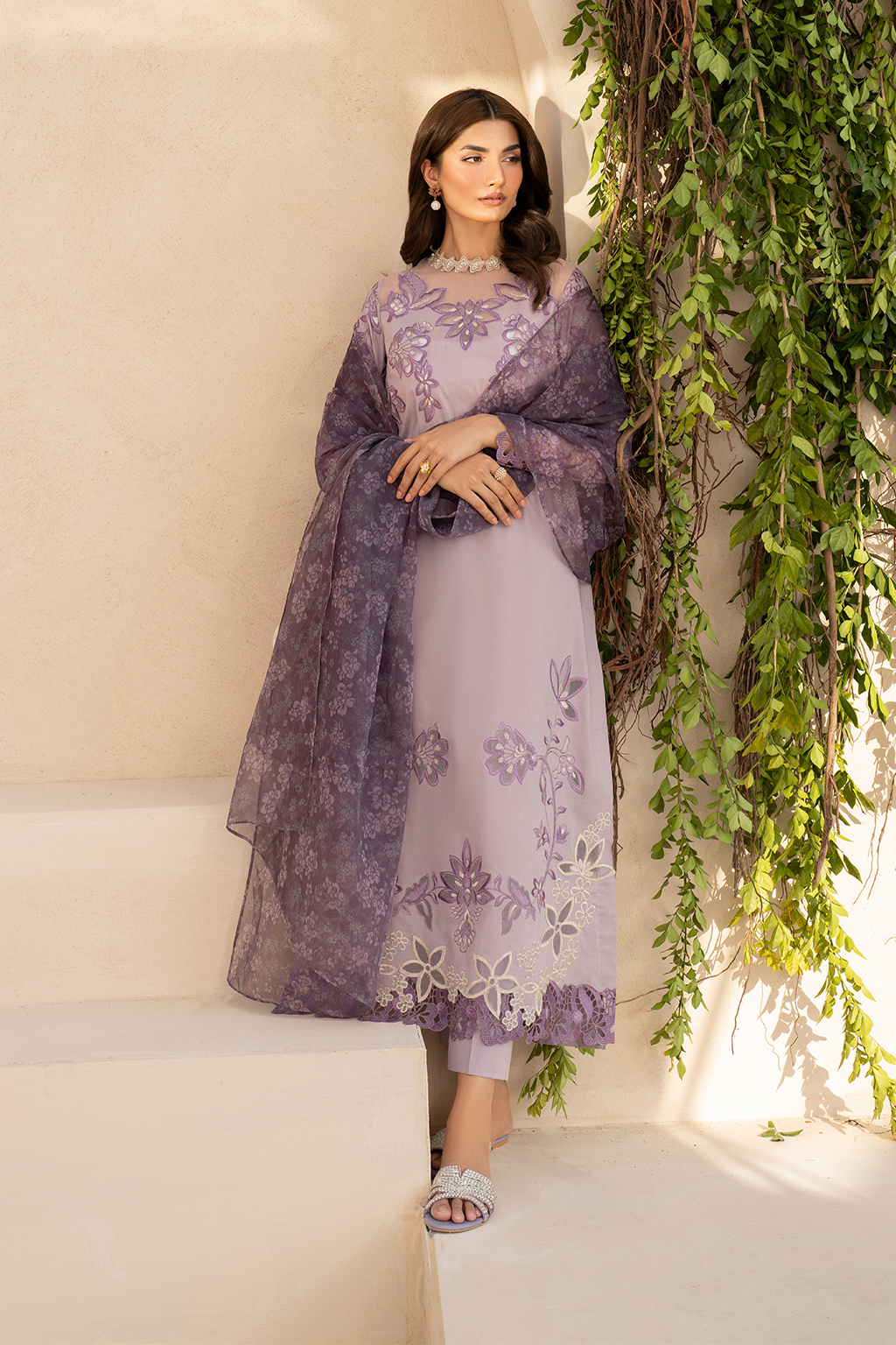 Iznik | Festive Lawn 25 | EFL-01 XS Pinkish Gray Lawn