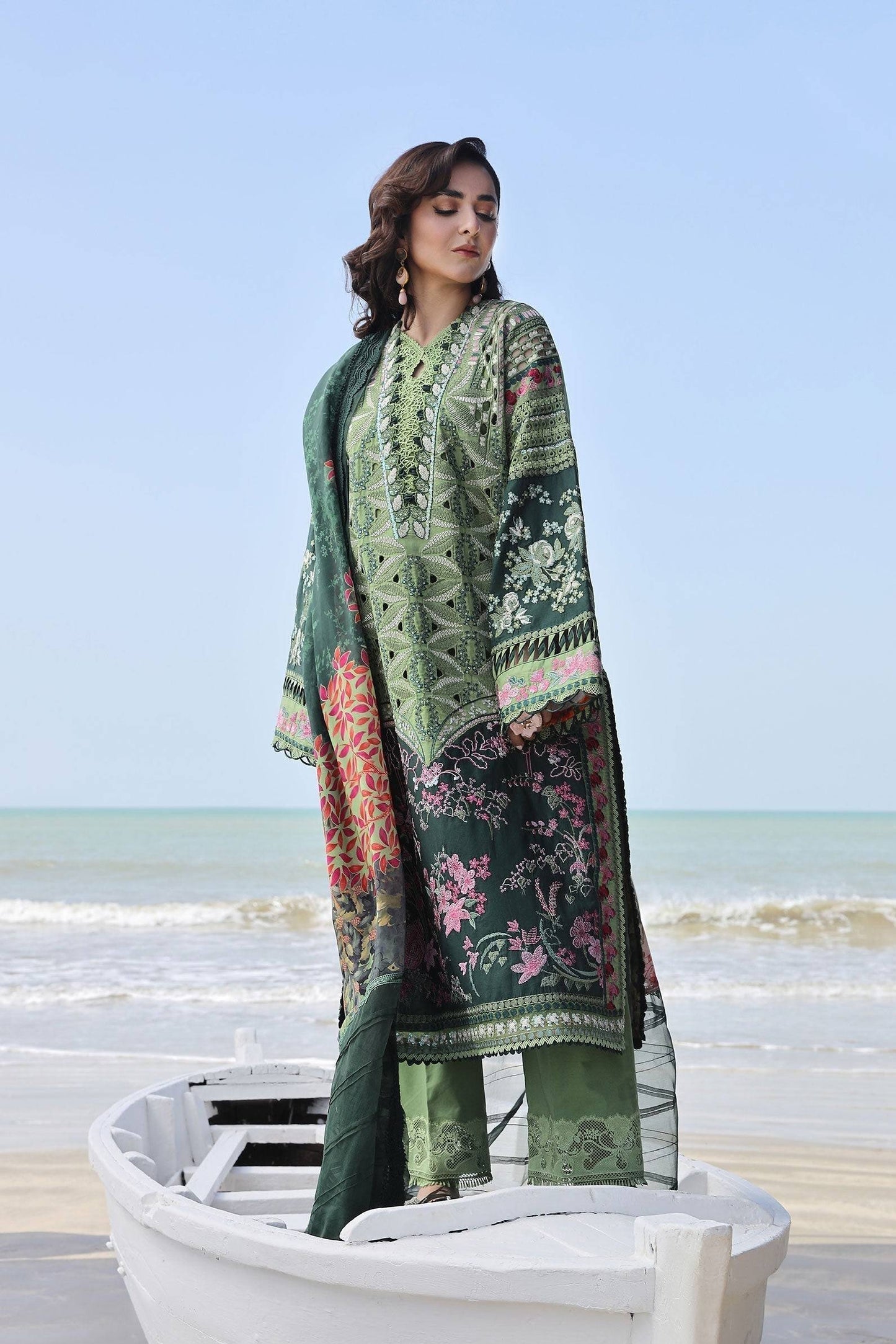 Maryam Hussain | Luxury Lawn 24 | GARDENIA - Pakistani Designer Dress - by Maryam Hussain | Type: Luxury - 100% Original at Saira Sultan