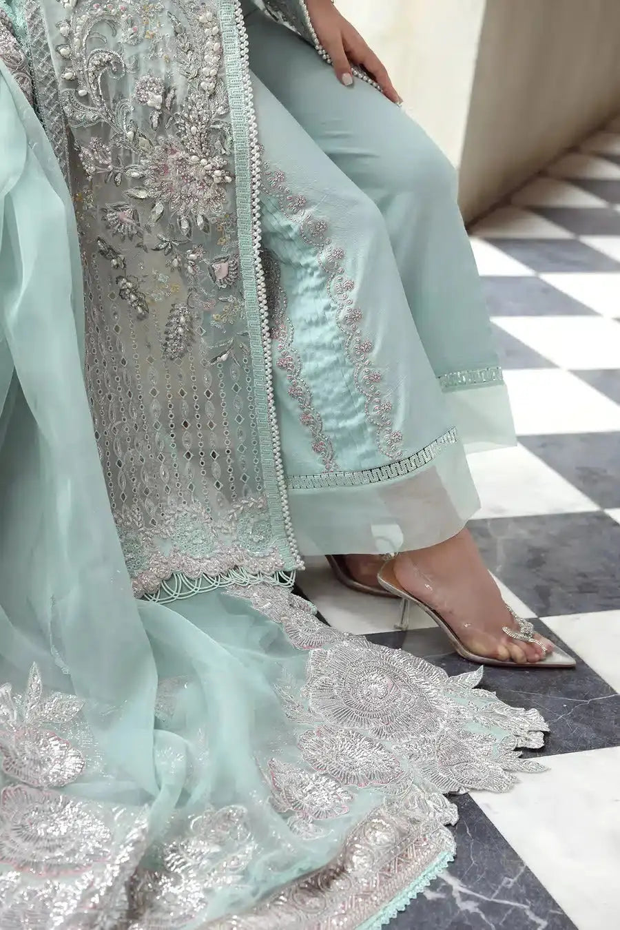 Maryam Hussain | Raha Luxury Festive 23 | Alara - Pakistani Designer Dress - by Maryam Hussain | Type: Bridal - 100% Original at Saira Sultan