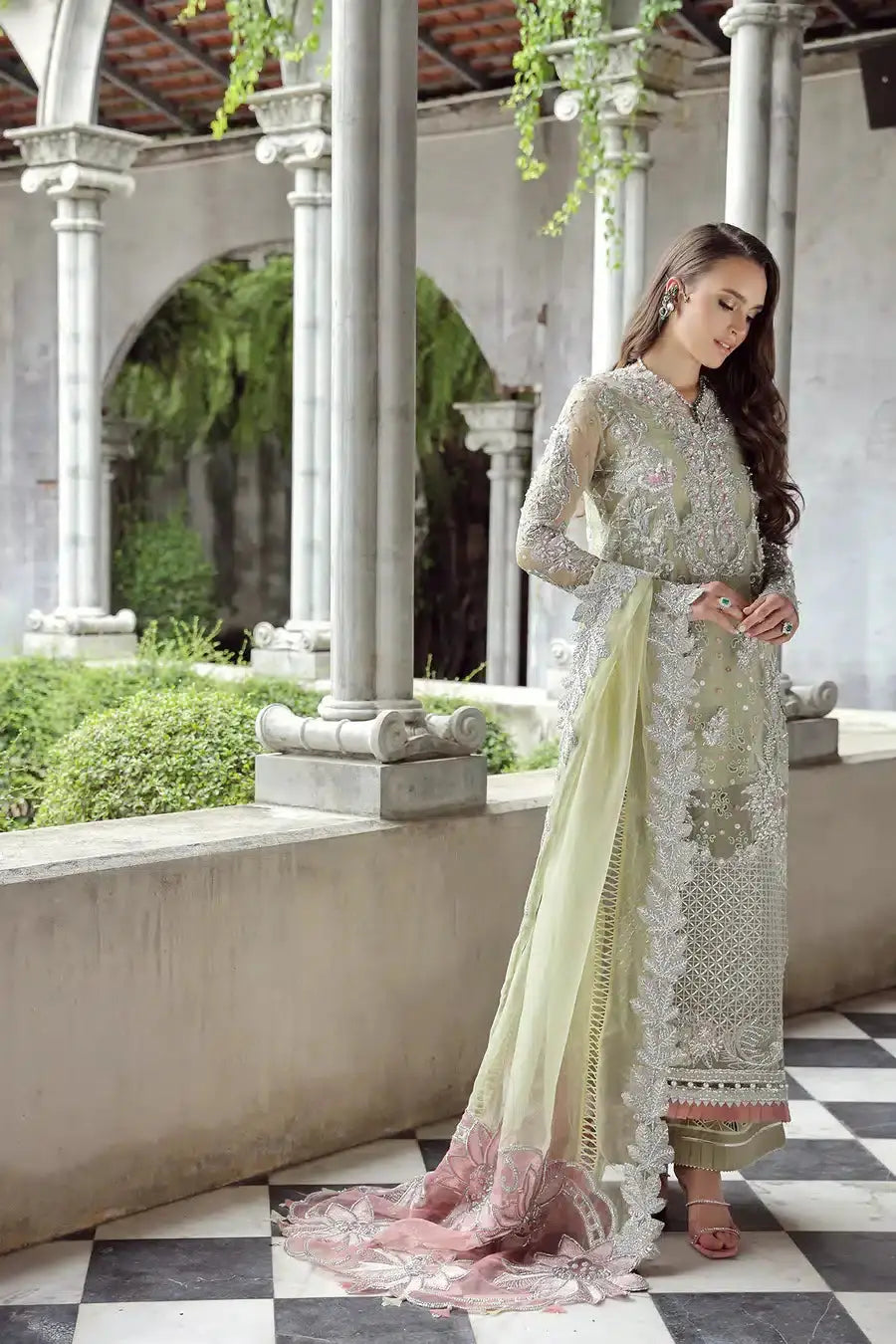 Maryam Hussain | Raha Luxury Festive 23 | Nurey - Pakistani Designer Dress - by Maryam Hussain | Type: Bridal - 100% Original at Saira Sultan