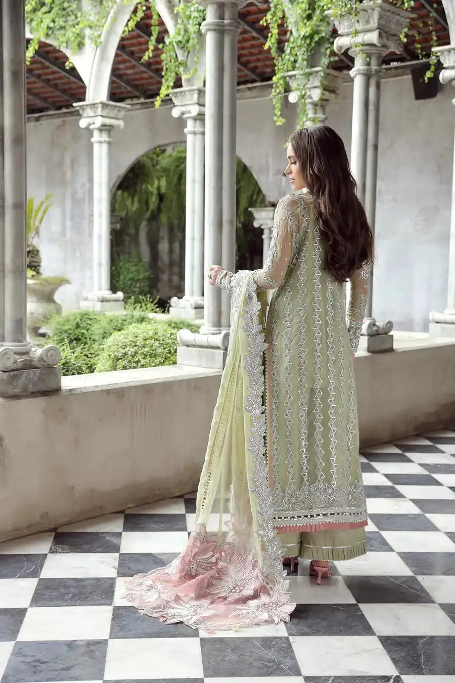 Maryam Hussain | Raha Luxury Festive 23 | Nurey - Pakistani Designer Dress - by Maryam Hussain | Type: Bridal - 100% Original at Saira Sultan