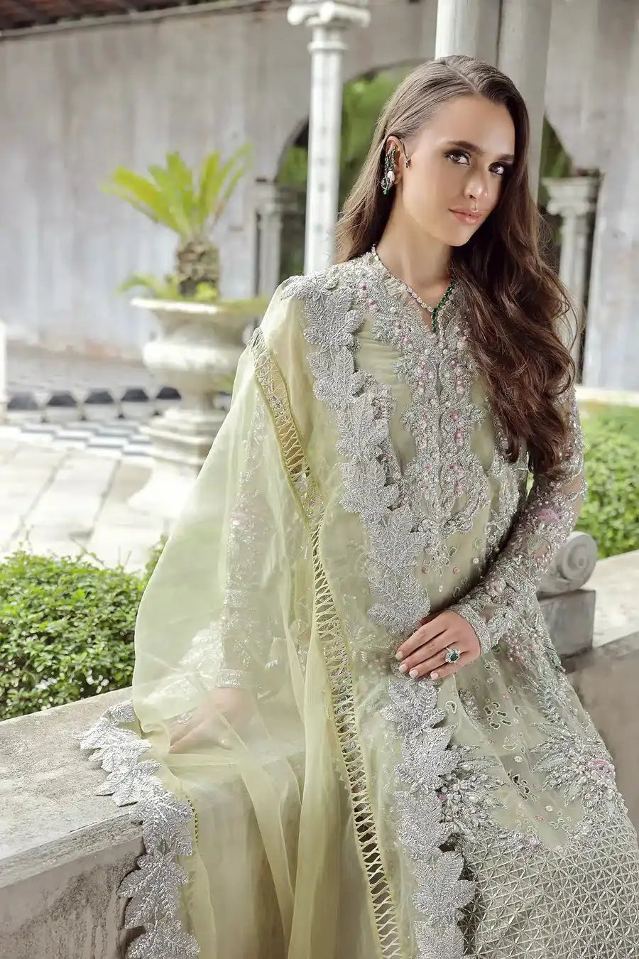 Maryam Hussain | Raha Luxury Festive 23 | Nurey - Pakistani Designer Dress - by Maryam Hussain | Type: Bridal - 100% Original at Saira Sultan