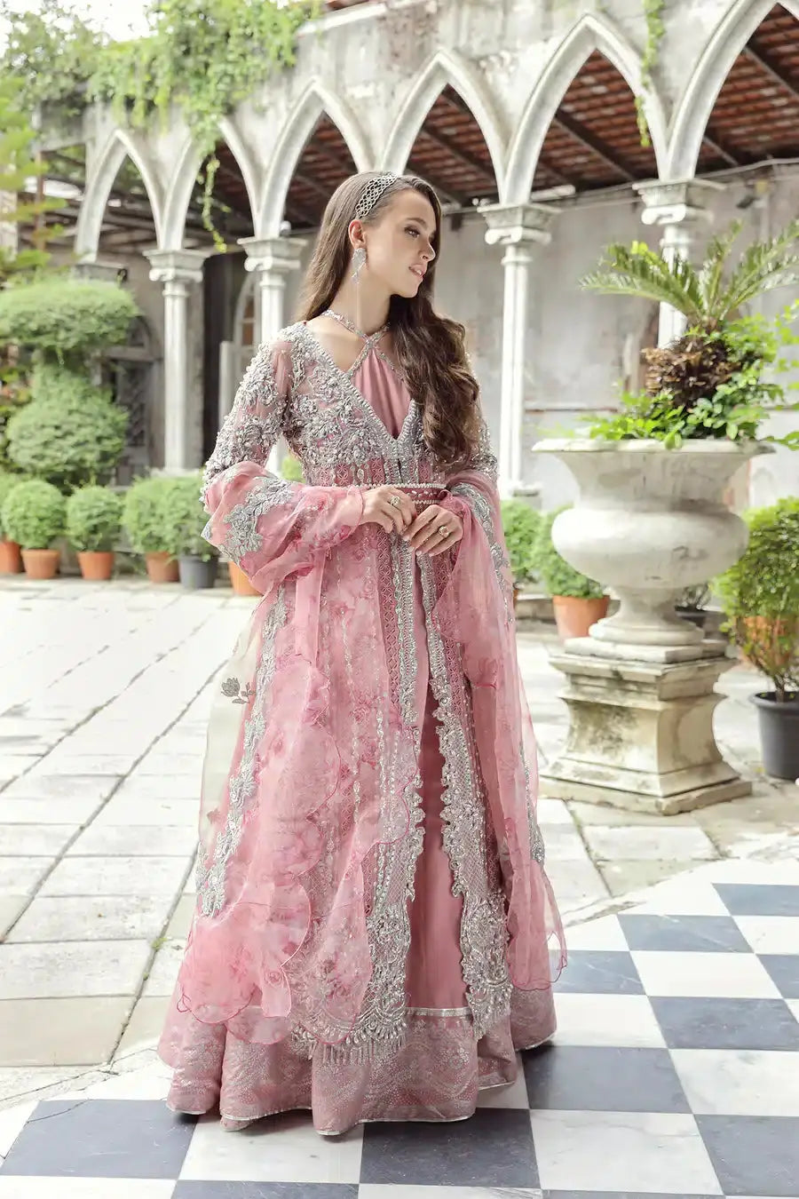 Maryam Hussain | Raha Luxury Festive 23 | Freye - Pakistani Designer Dress - by Maryam Hussain | Type: Bridal - 100% Original at Saira Sultan
