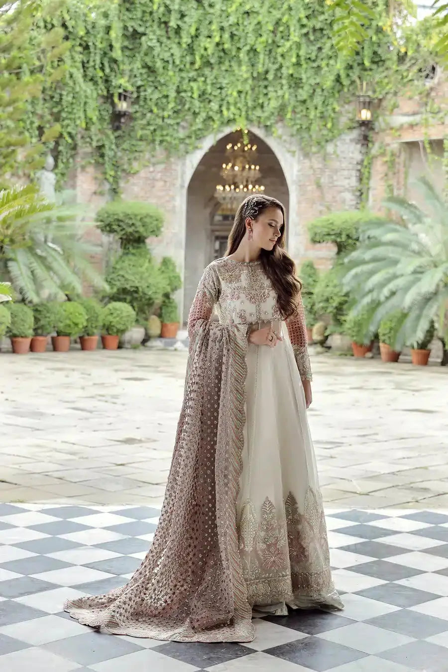Maryam Hussain | Raha Luxury Festive 23 | Laleh - Pakistani Designer Dress - by Maryam Hussian | Type: Bridal - 100% Original at Saira Sultan