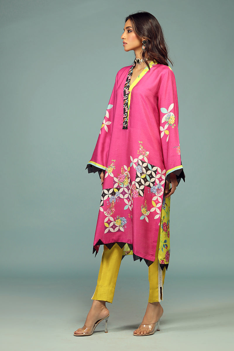 Wardha Saleem | Luxury Pret Traditional Wear | SHIKARGAH SHIRT WITH DUPATTA ( 2 PC) L Magenta Cotton Silk
