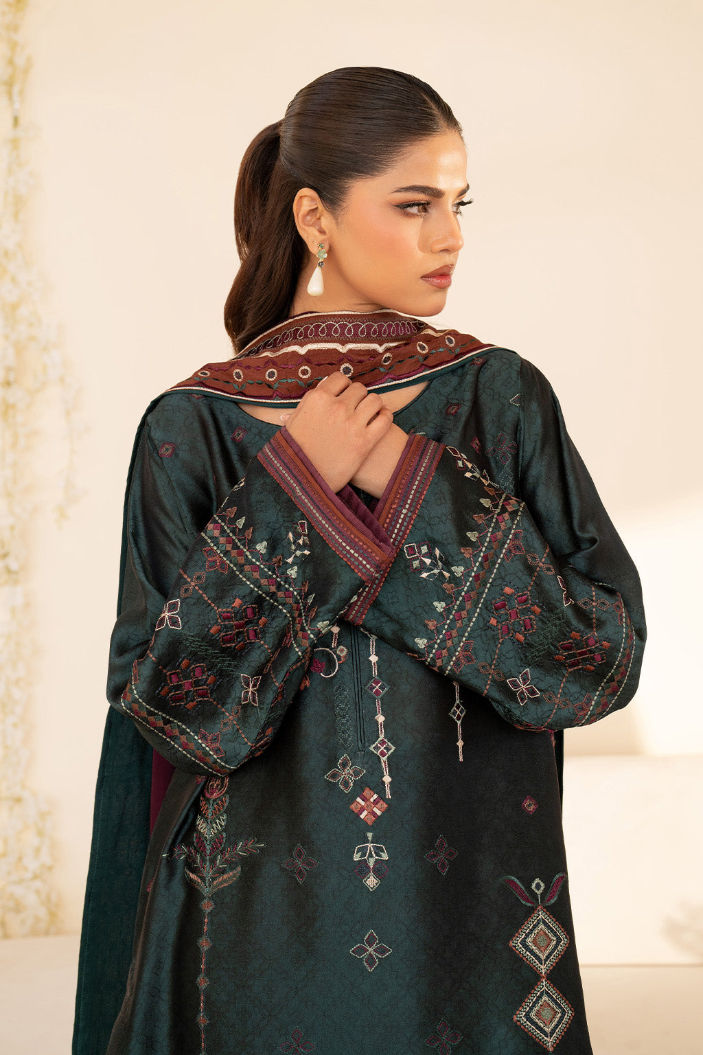Iznik | Festive Formal | UE-435 Embroidered Pure silk - Pakistani Designer Dress - by Iznik - Type : Ladies Clothes - 100% Original at Saira Sultan