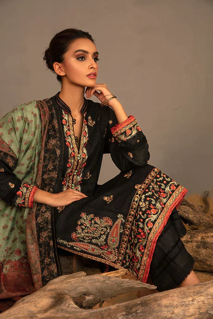 Sobia Nazir | Autumn Winter 23 | 2A - Pakistani Designer Dress - by Sobia Nazir | Type: Luxury - 100% Original at Saira Sultan