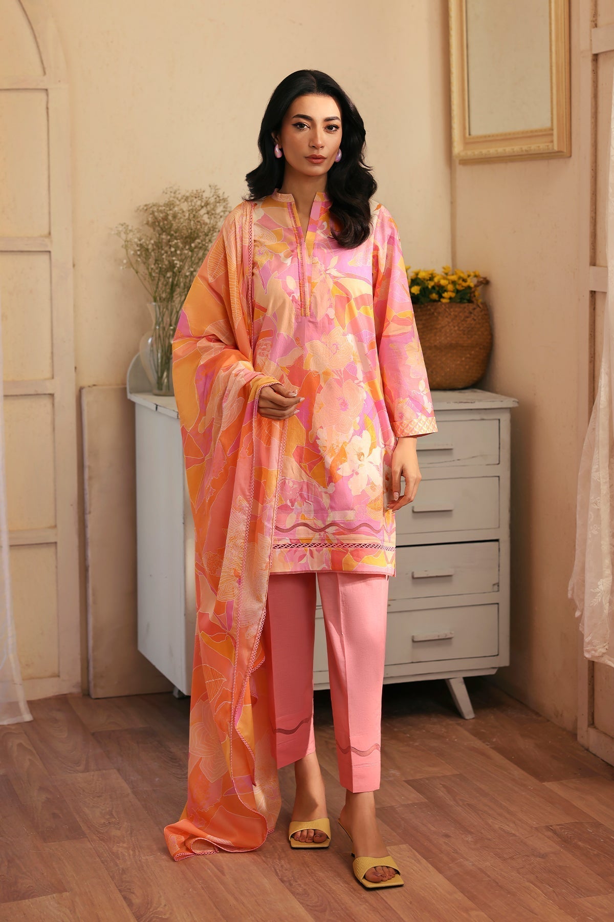 Sahar | Selene 25 | Pink Enigma XS Pink Lawn