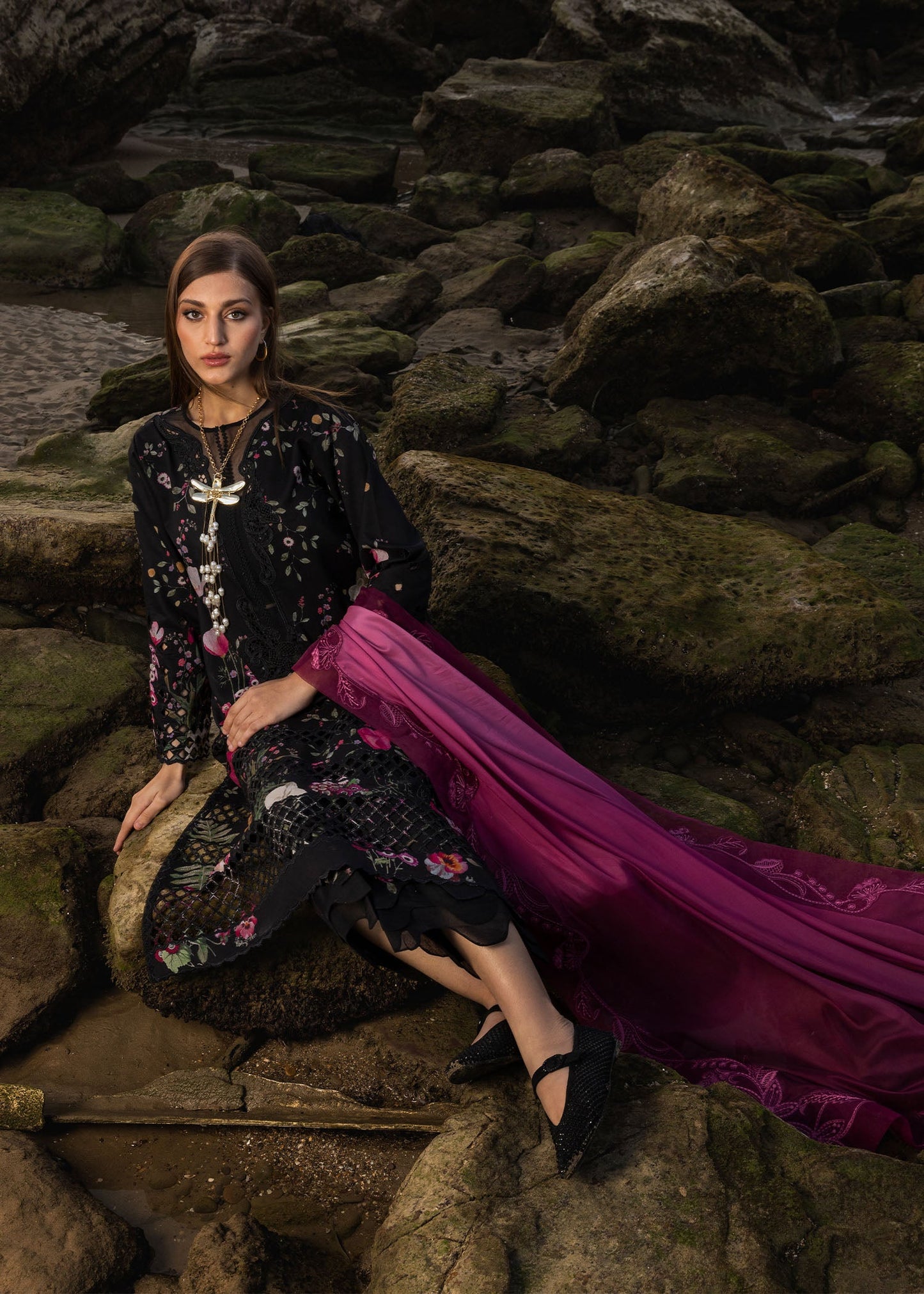 Crimson | Floe by Crimson | Bloom Bold - D4 B L Black Lawn