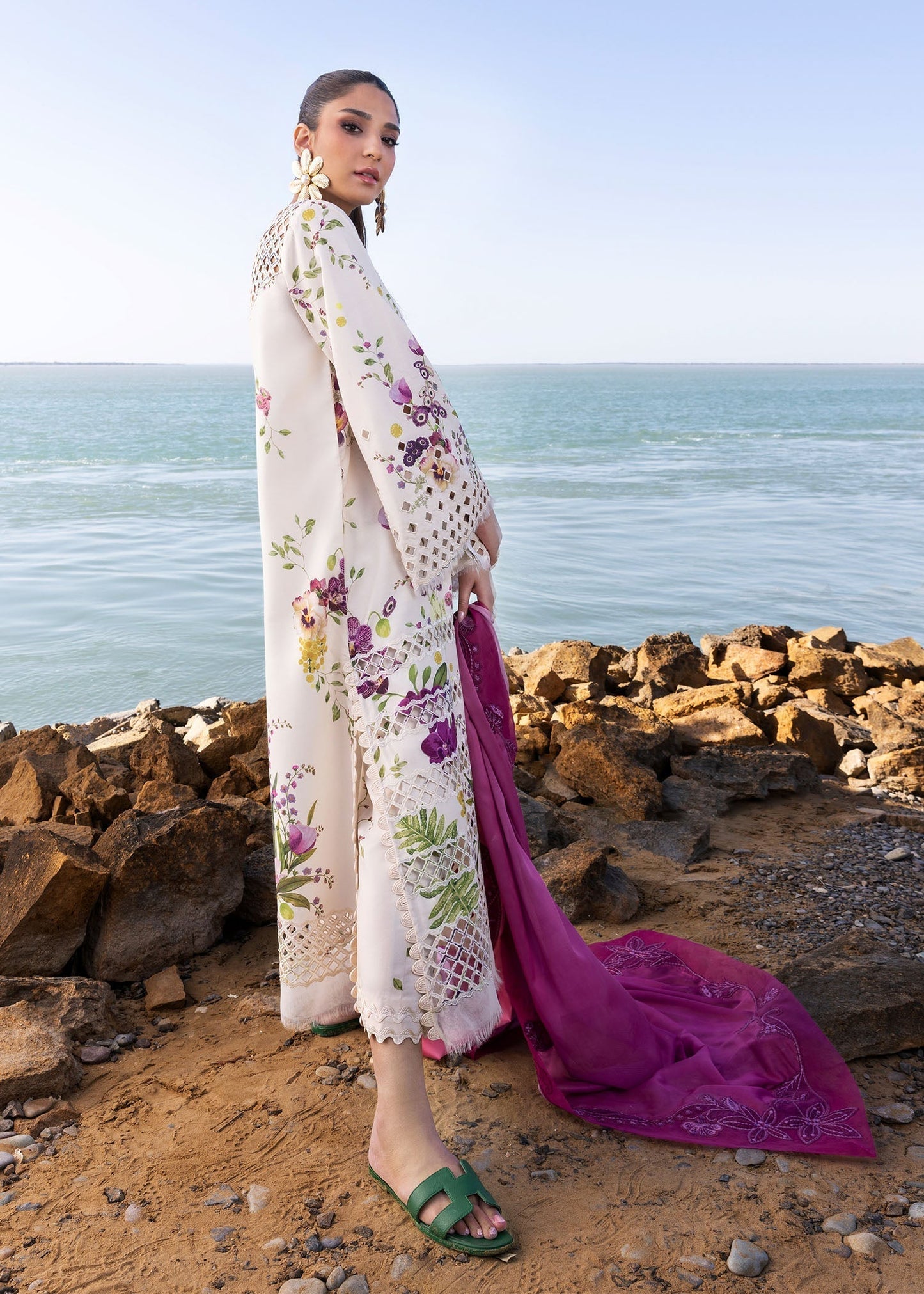 Crimson | Floe by Crimson | Bloom Bold - D4 A S Off White Lawn