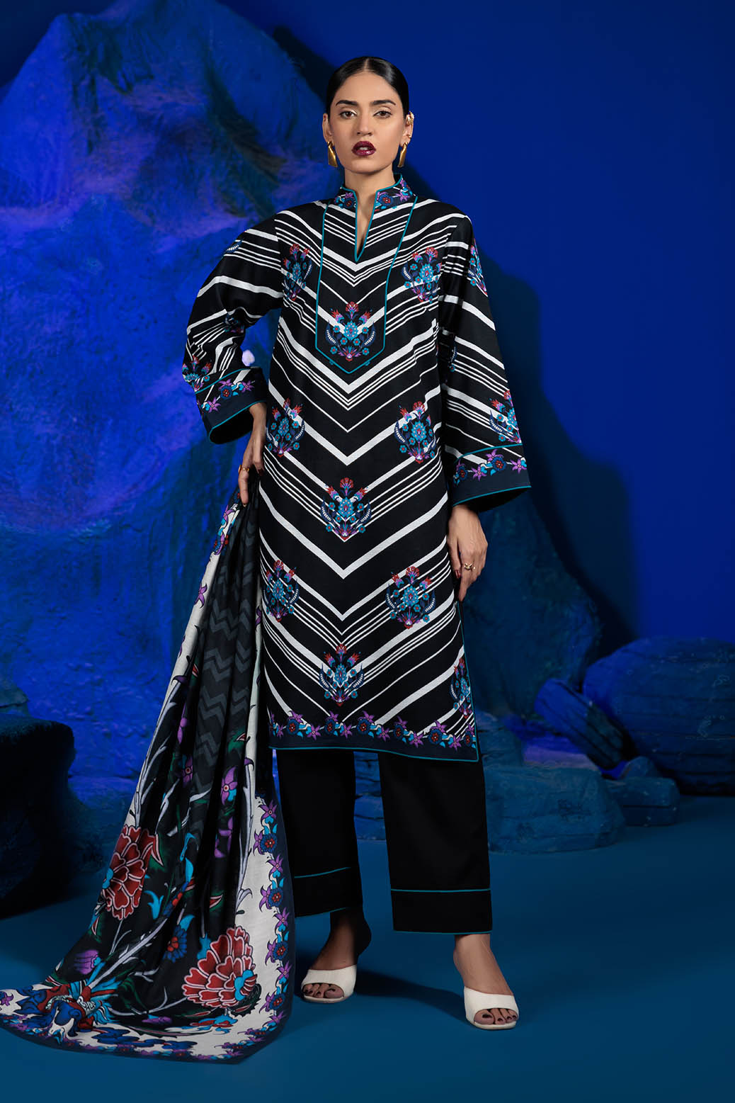 Bonanza Satrangi | Moon Indigo 3 Pc (2W24P3P282) Black