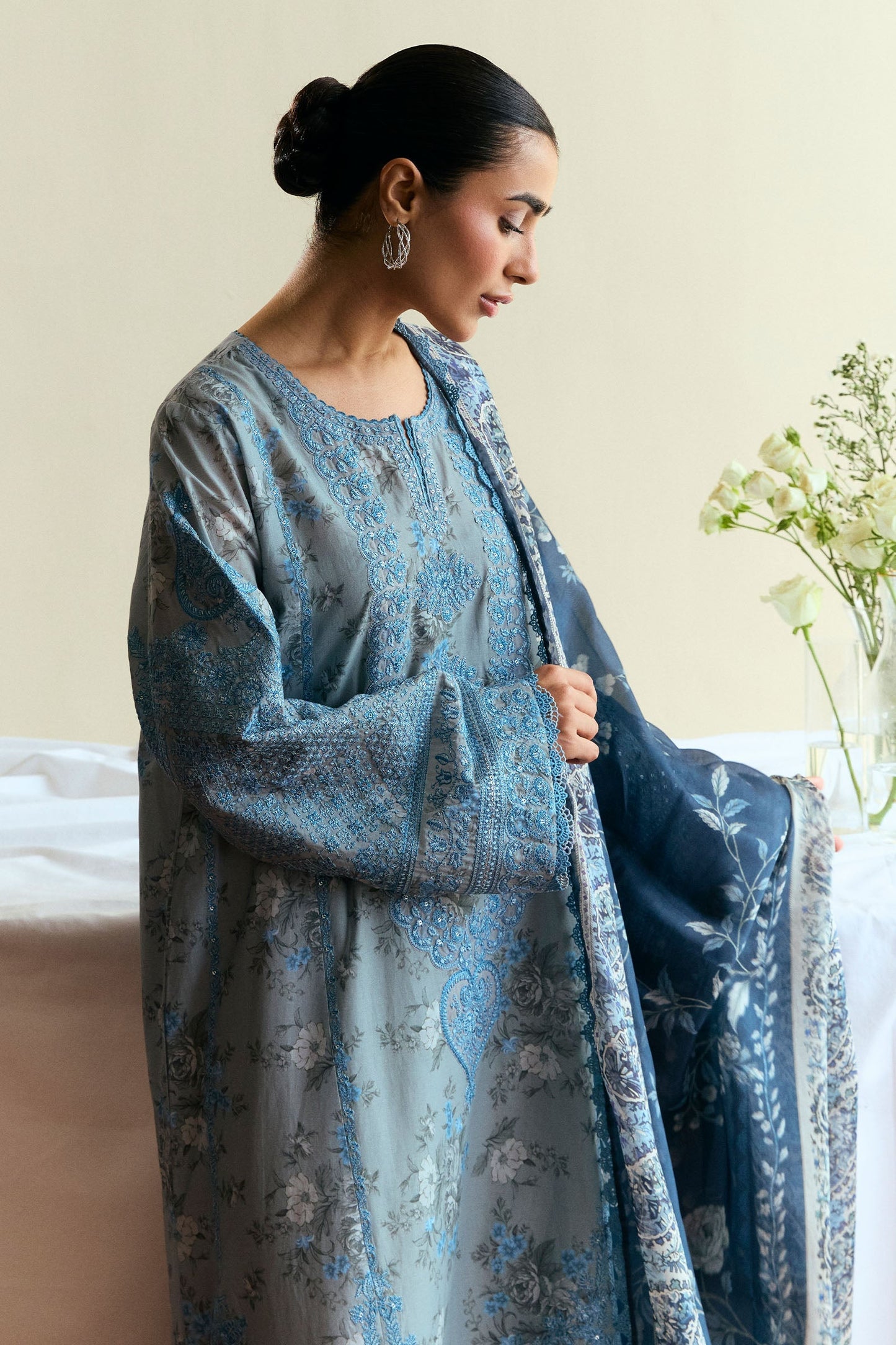 Zara Shahjahan | Coco Eid Edit | Fleuron-D6 L Light Blue Gray Lawn