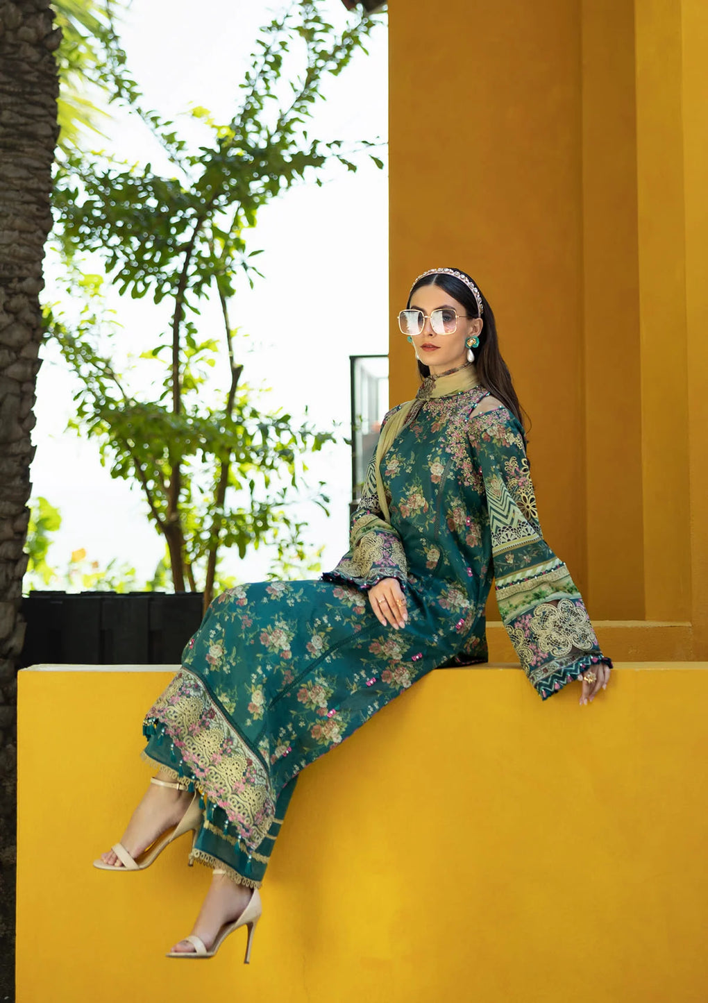 Elaf Premium | Signature 25 | ETS-07A STAY CURIOUS Custom Size Emerald Green Lawn