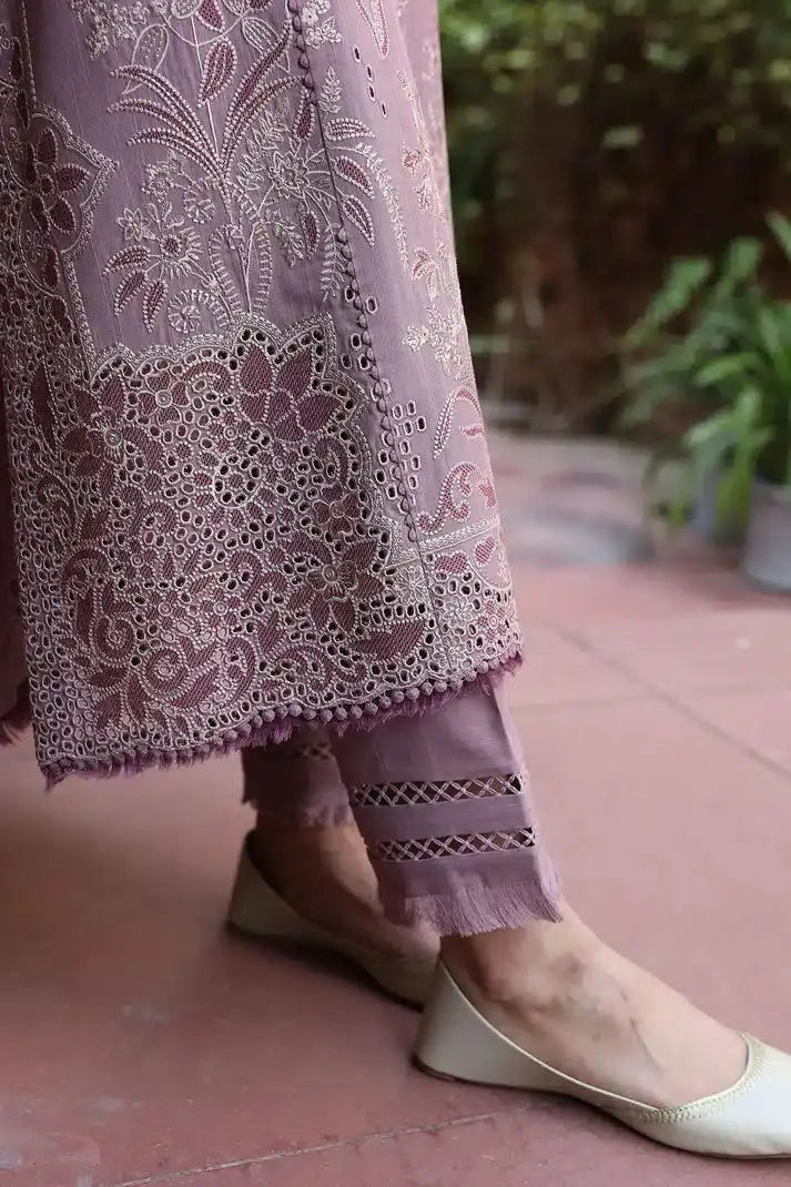 Jazmin | Dastaan Luxury Winter 23 | D5 - Pakistani Designer Dress - by Jazmin | Type: Luxury - 100% Original at Saira Sultan
