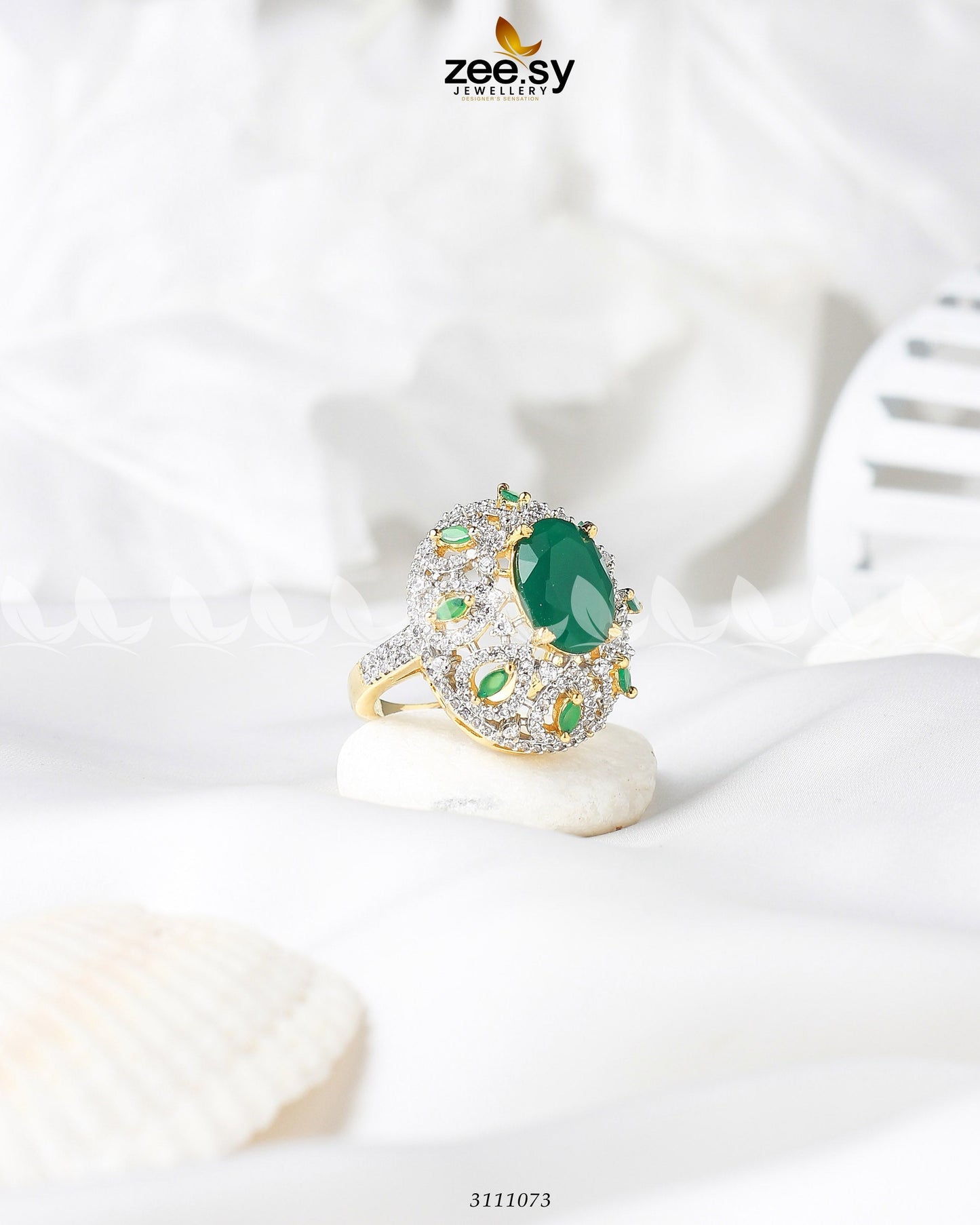 Kohinoor Ring Golden Emerald Green