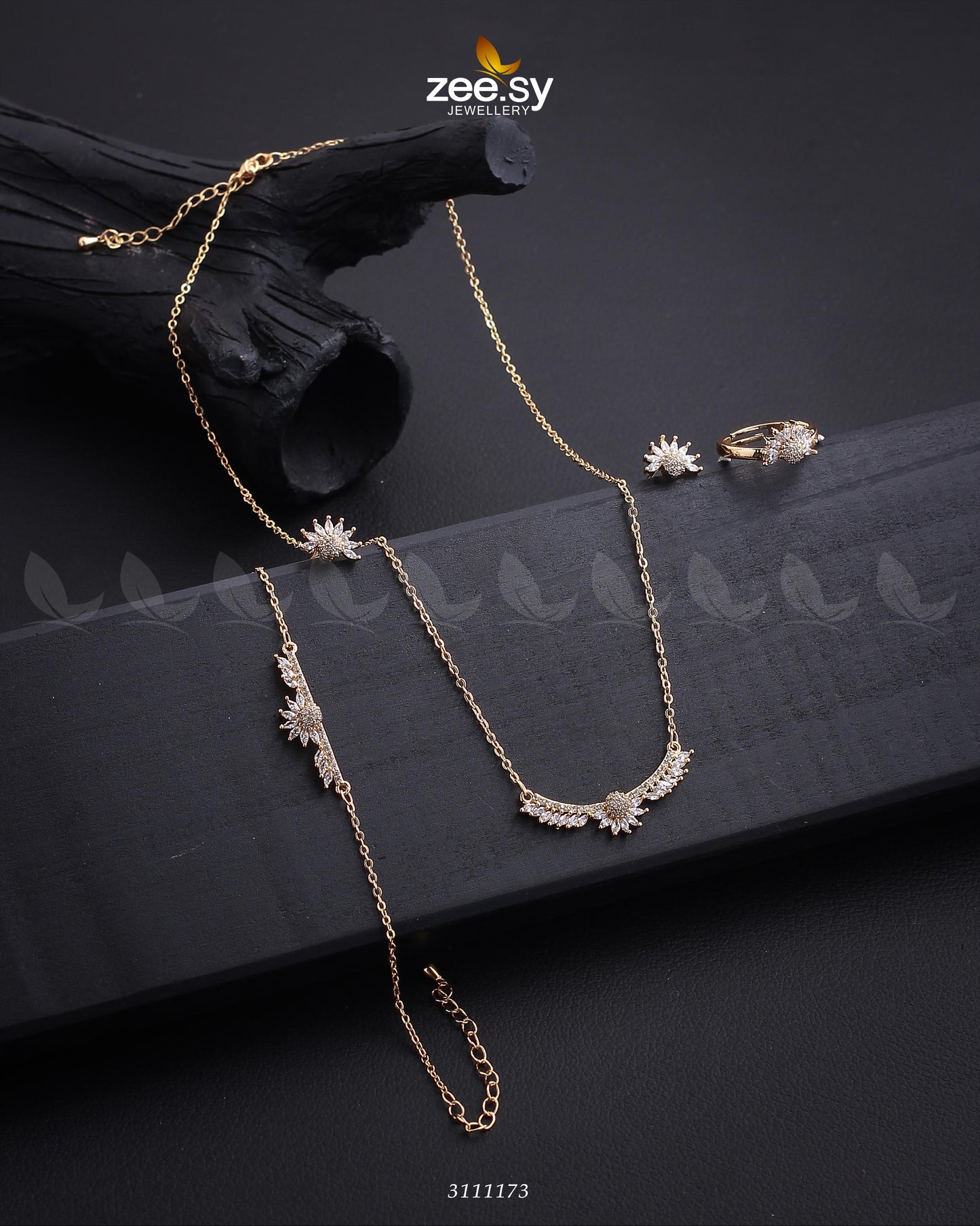 Sparrow Pendant Gold