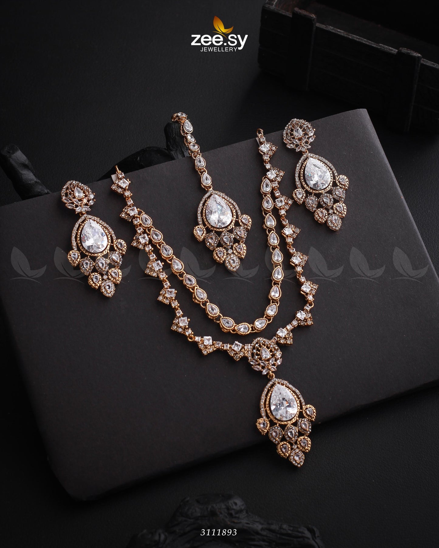 Sushmita Necklace Set Golden White
