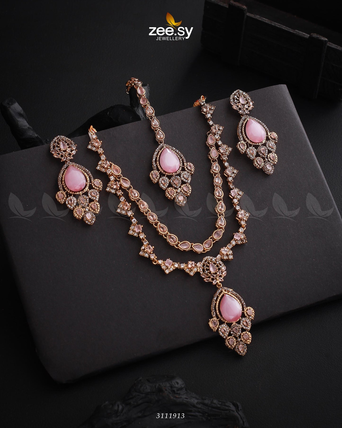 Sushmita Necklace Set Golden Mint Pink