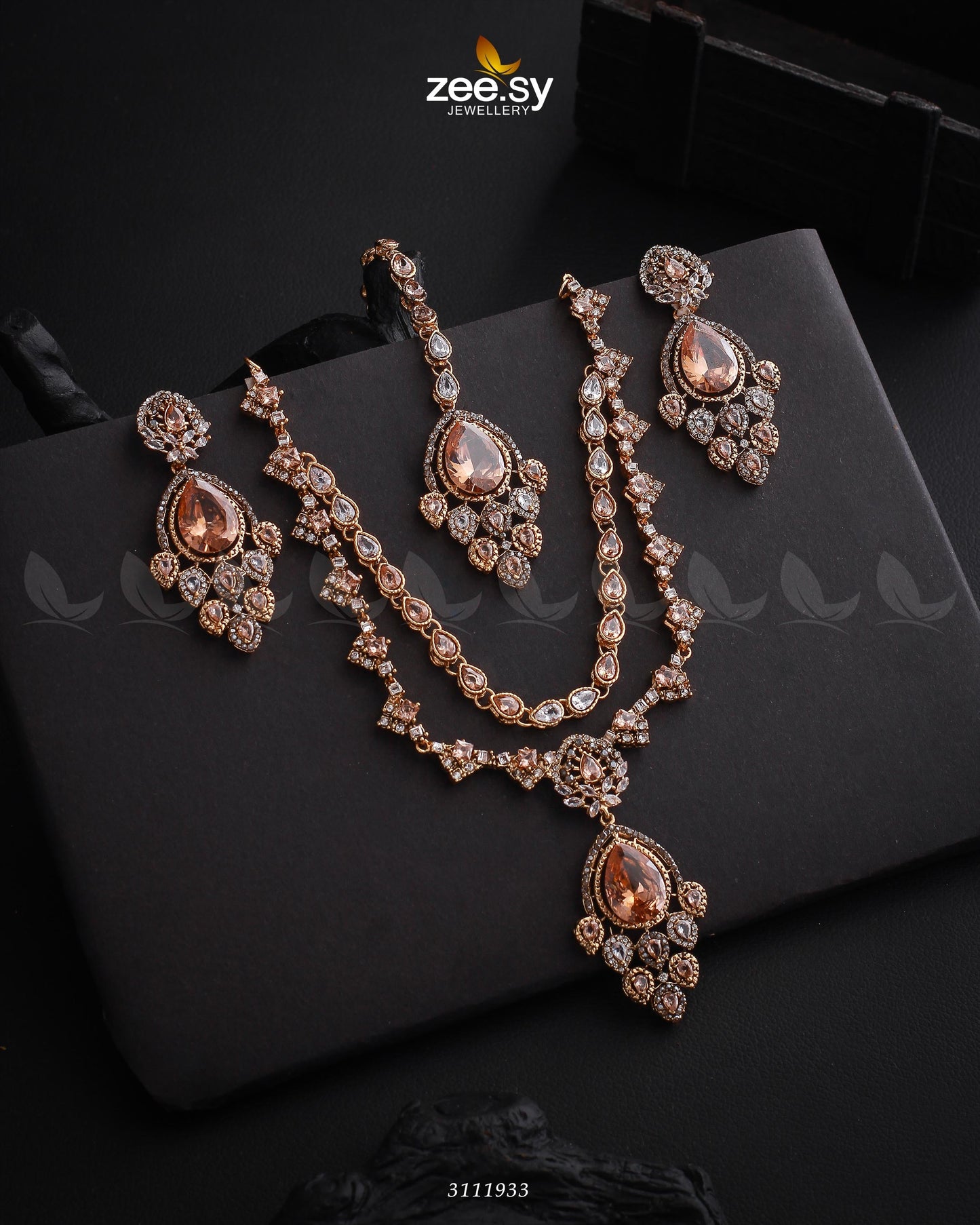 Sushmita Necklace Set Golden Champagne