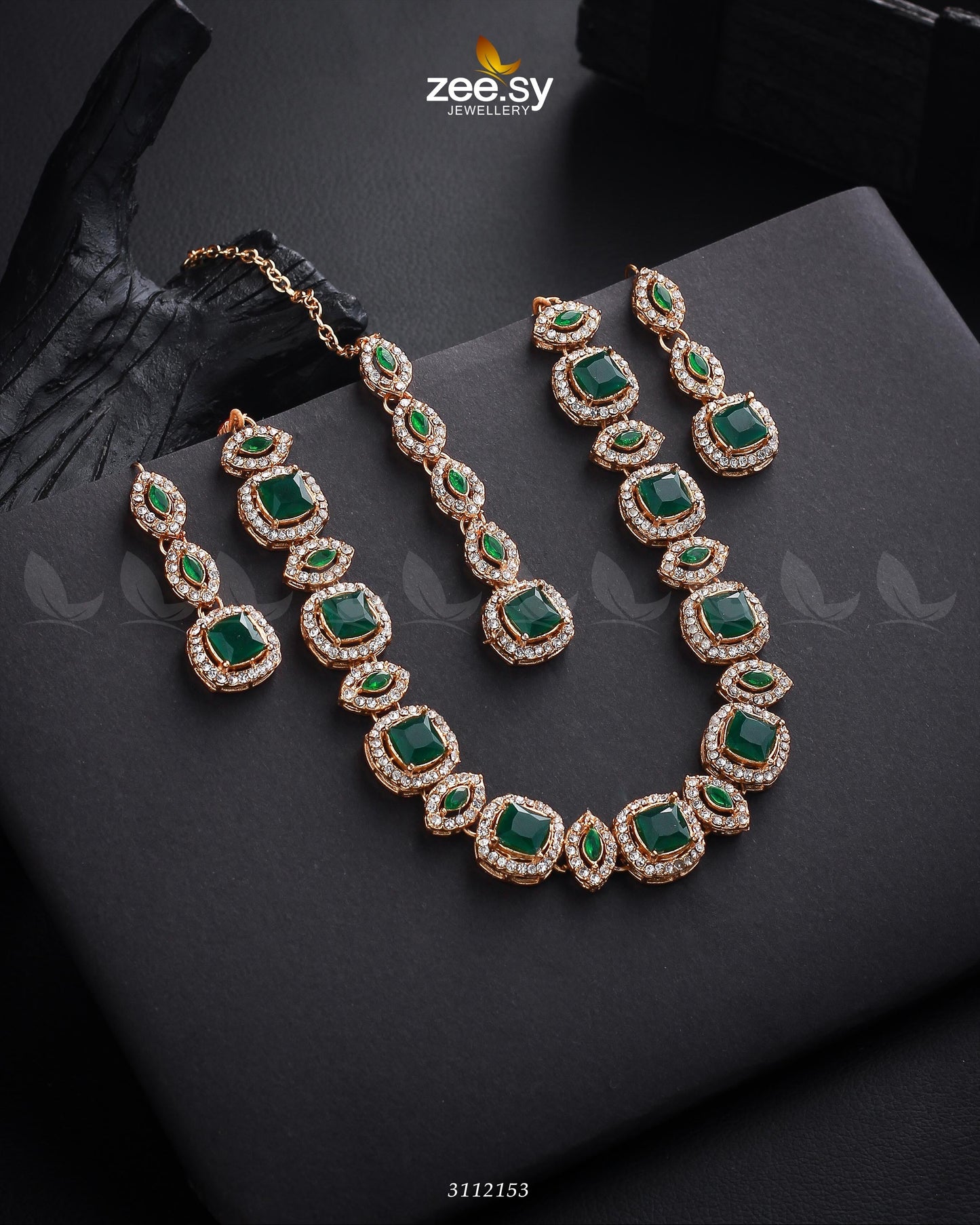 Scabiosa Necklace Set Golden Green