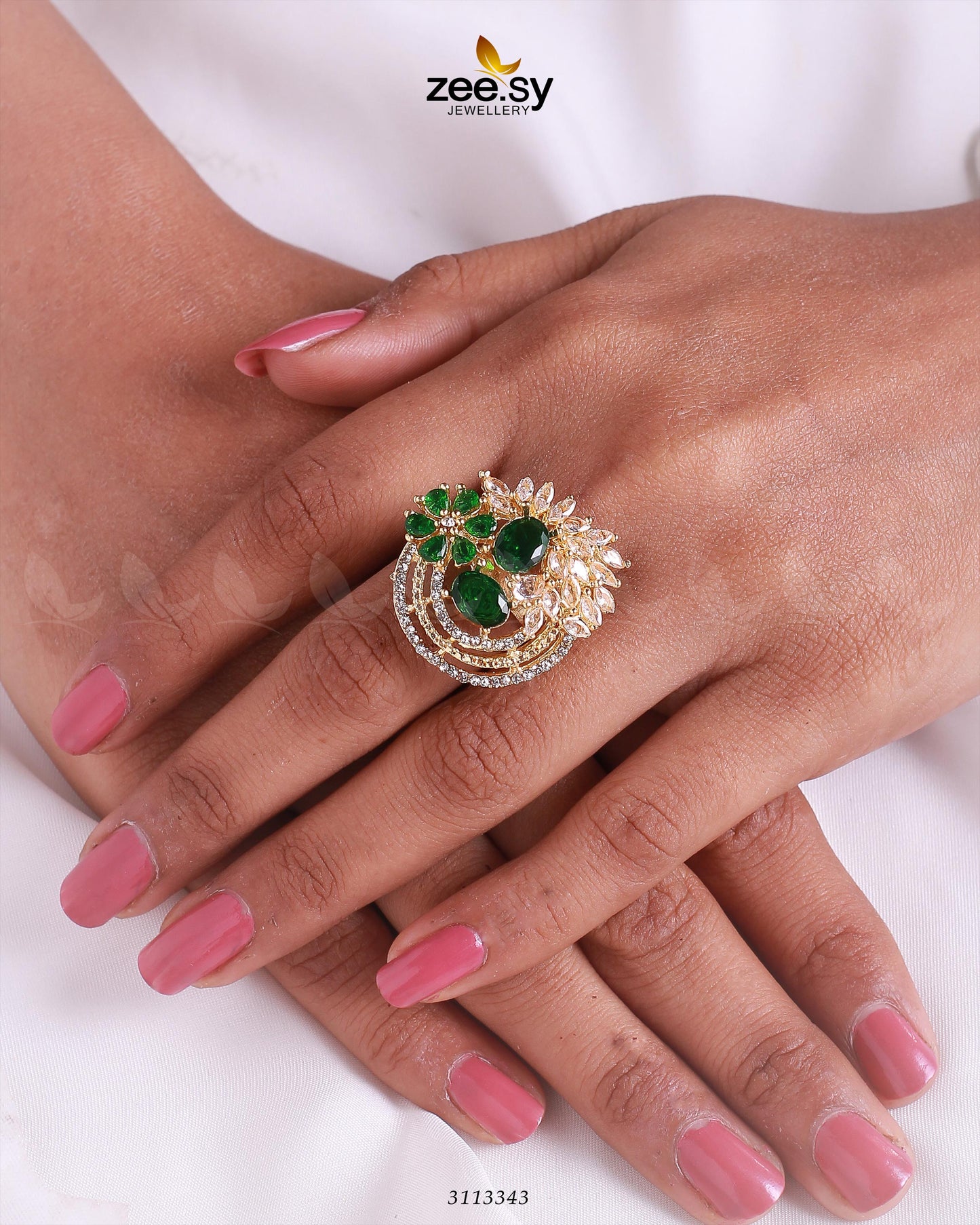 Zoya's Ring Golden Green