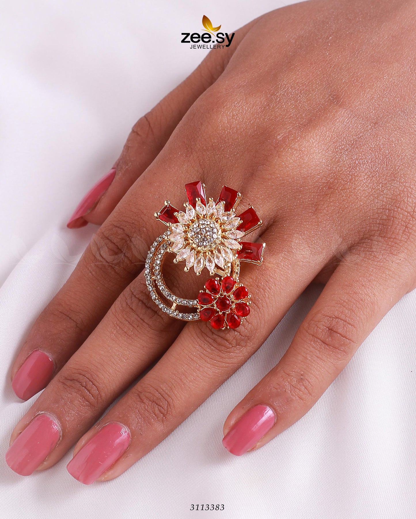 Aima Baig Ring Golden Red