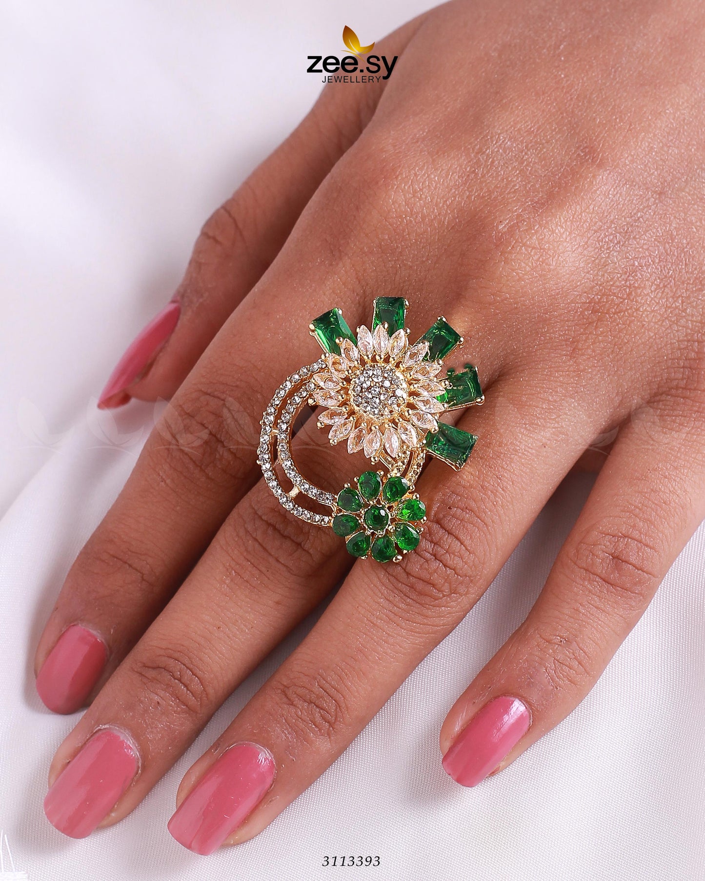 Aima Baig Ring Golden Green