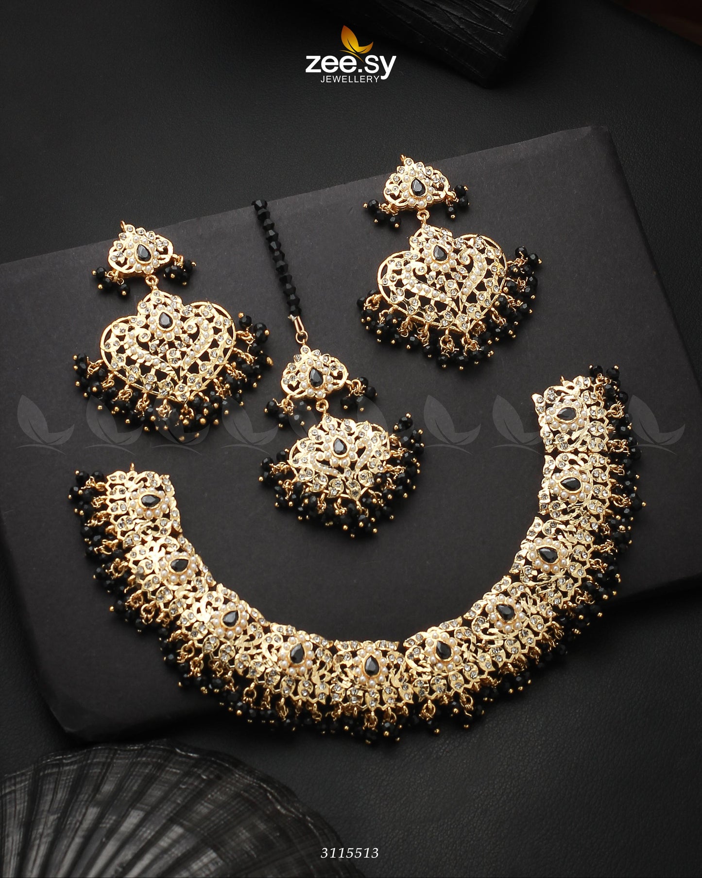Maniha Necklace Set Golden Black