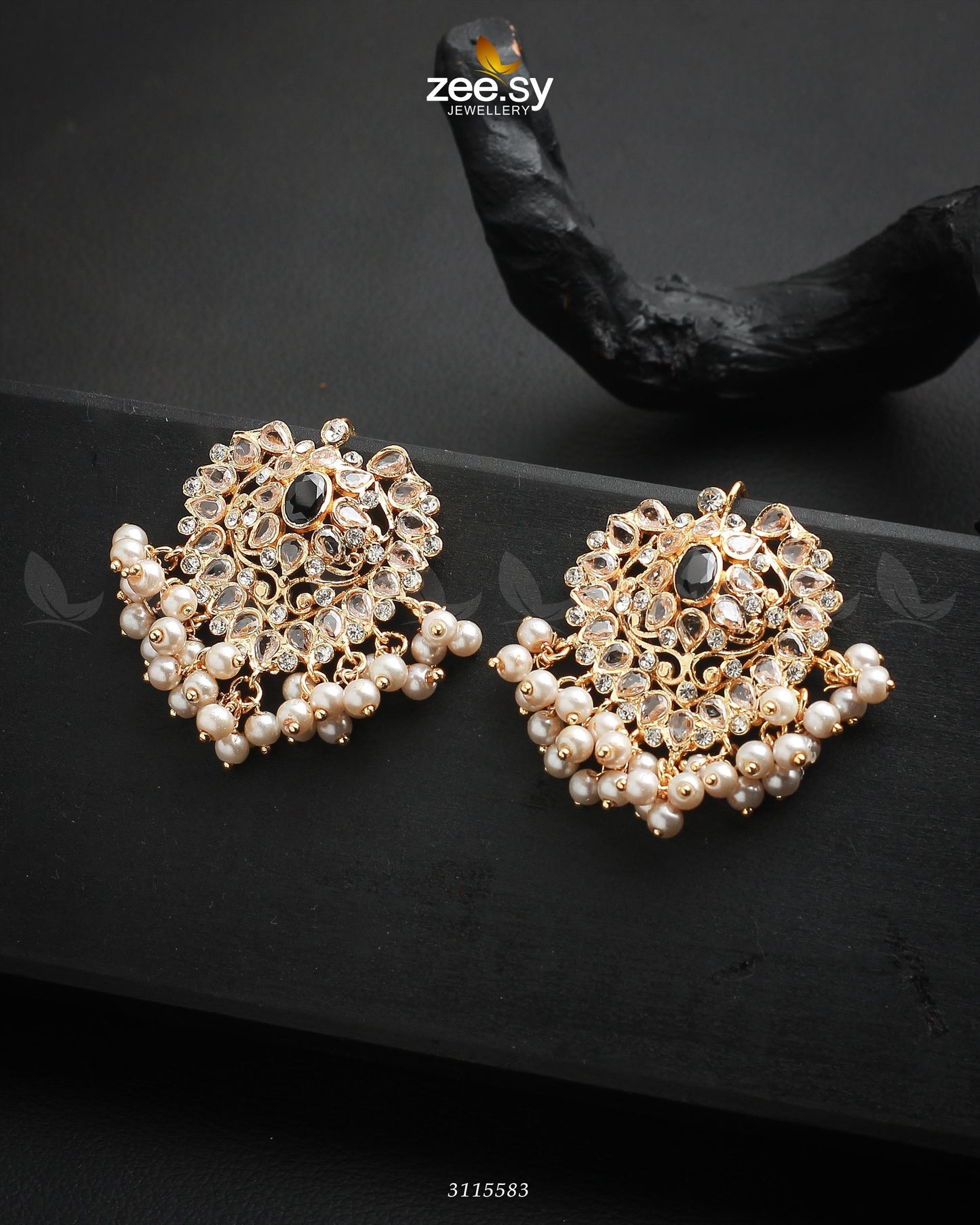 Luxuriant Earrings Black