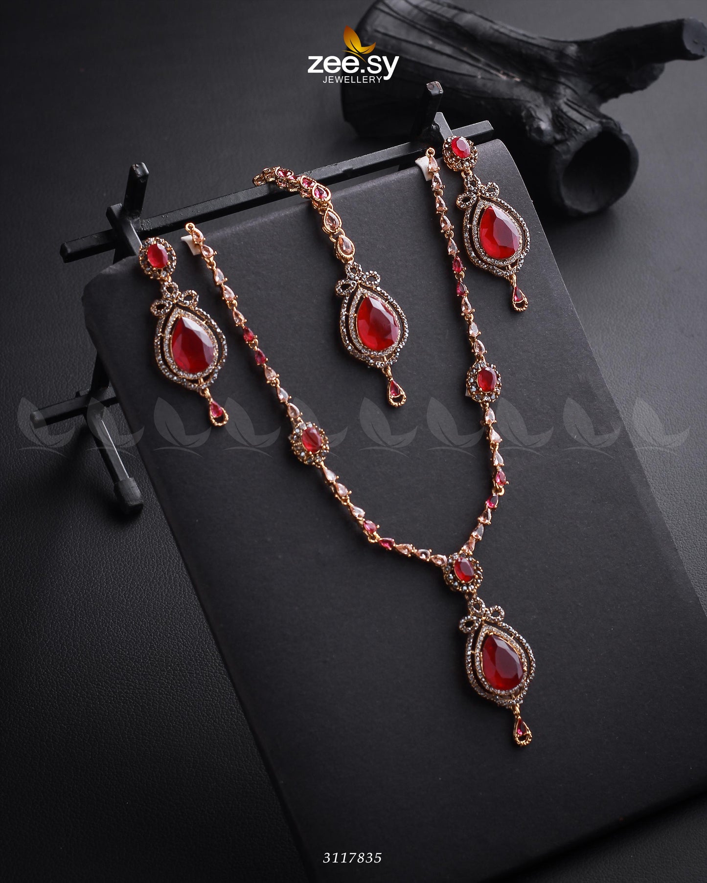 Syra Yousuf Necklace Set Golden Ruby