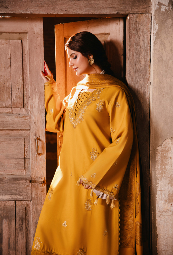 Humdum | Onora Chapter 2 | D04 - Pakistani Designer Dress - by Humdum - Type : Ladies Clothes - 100% Original at Saira Sultan