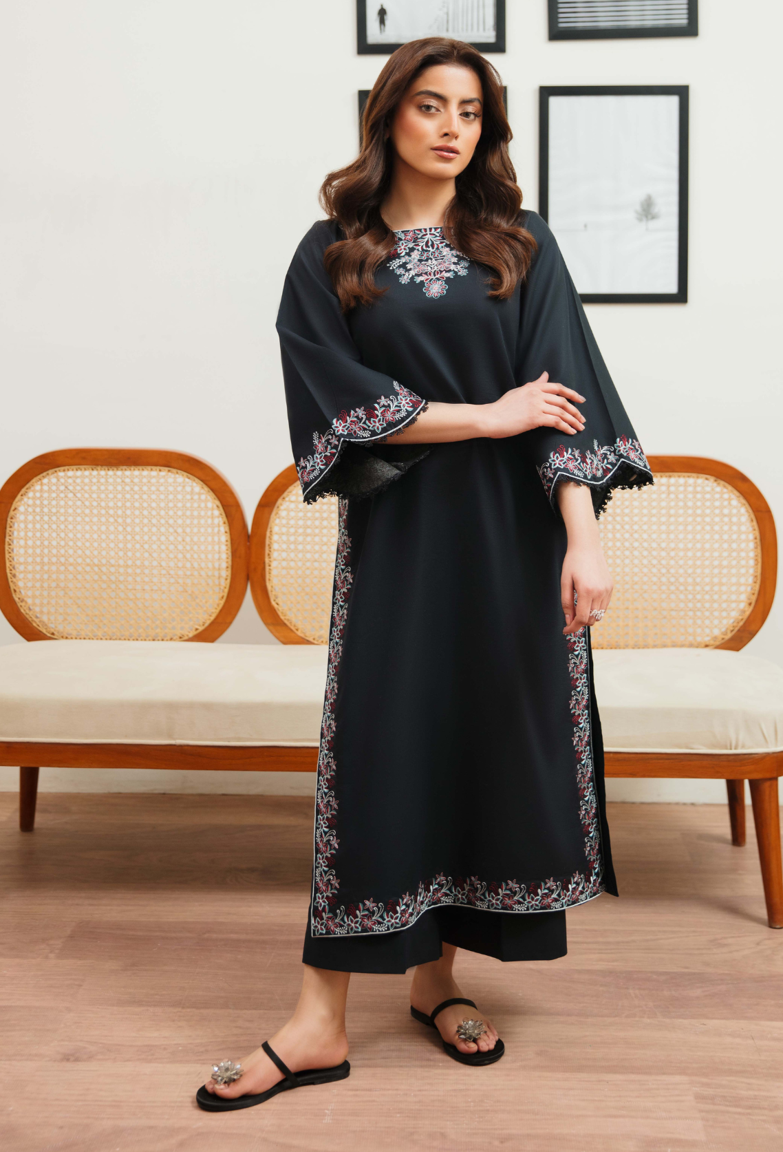 Humdum | Ayra Ready to wear | Ayra - D07 XS Black Lawn