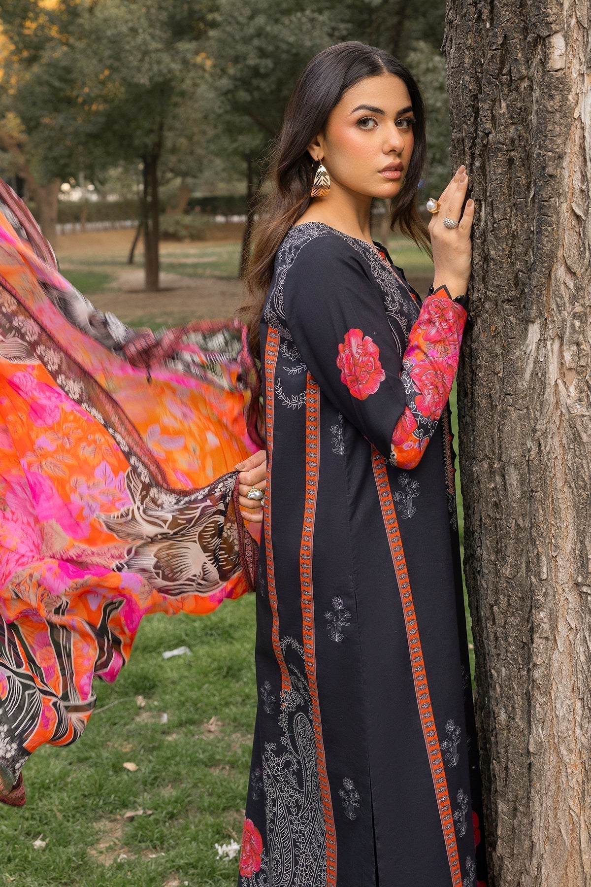 Charizma | C prints Lawn | CP5-18 M Black Lawn
