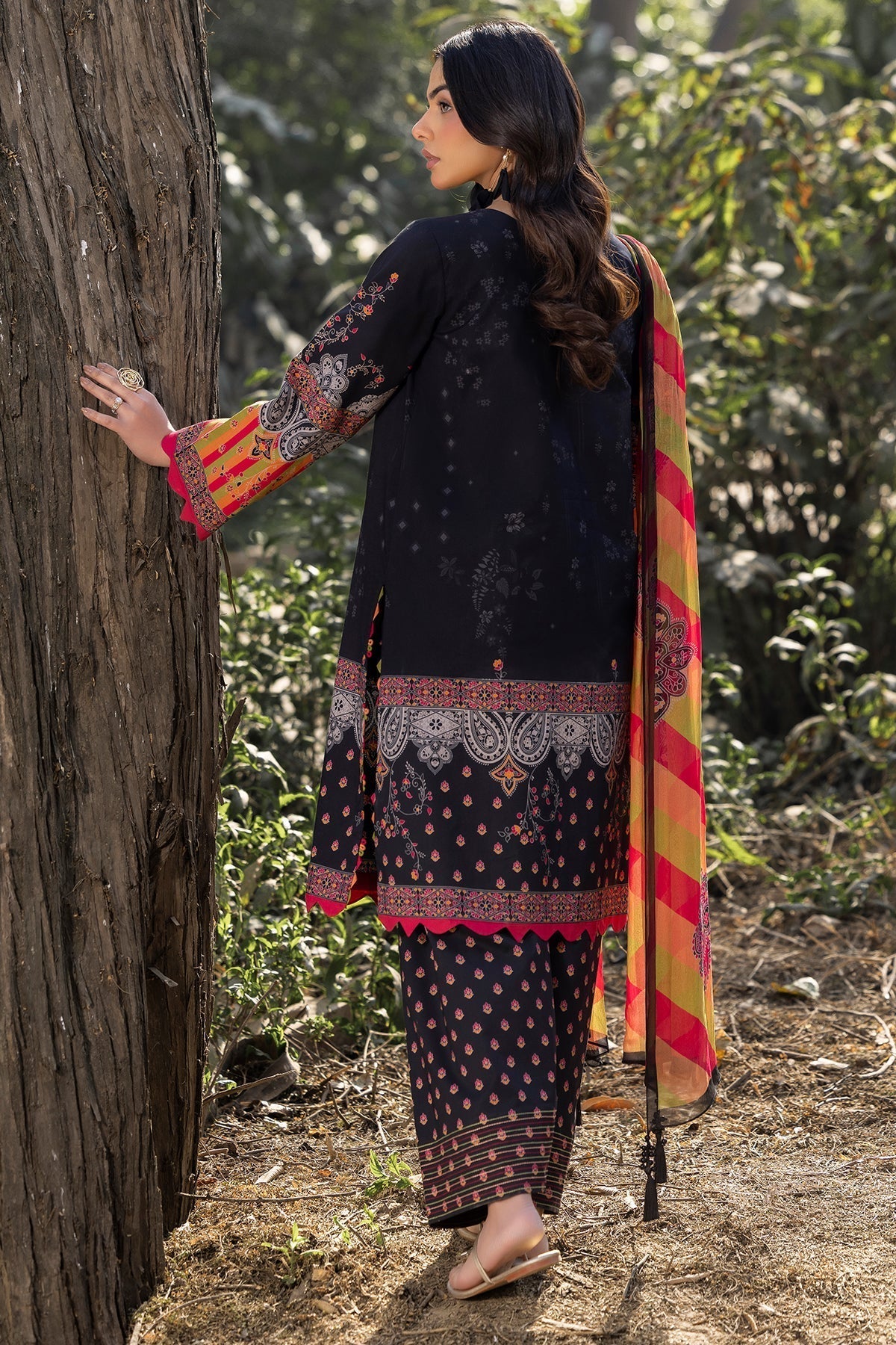 Charizma | C prints Lawn | CP5-11 S Lawn Black