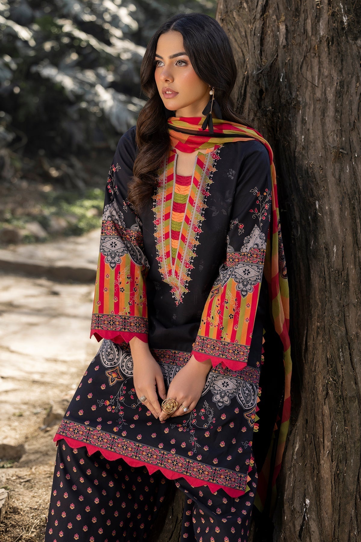 Charizma | C prints Lawn | CP5-11 L Lawn Black