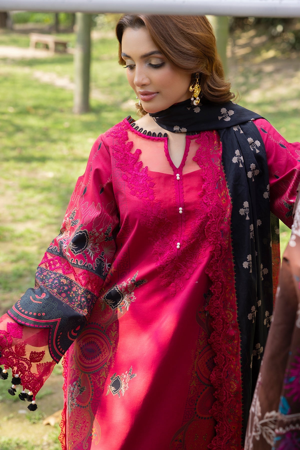 Charizma | Range Collection | CRN5-06 L Red Lawn