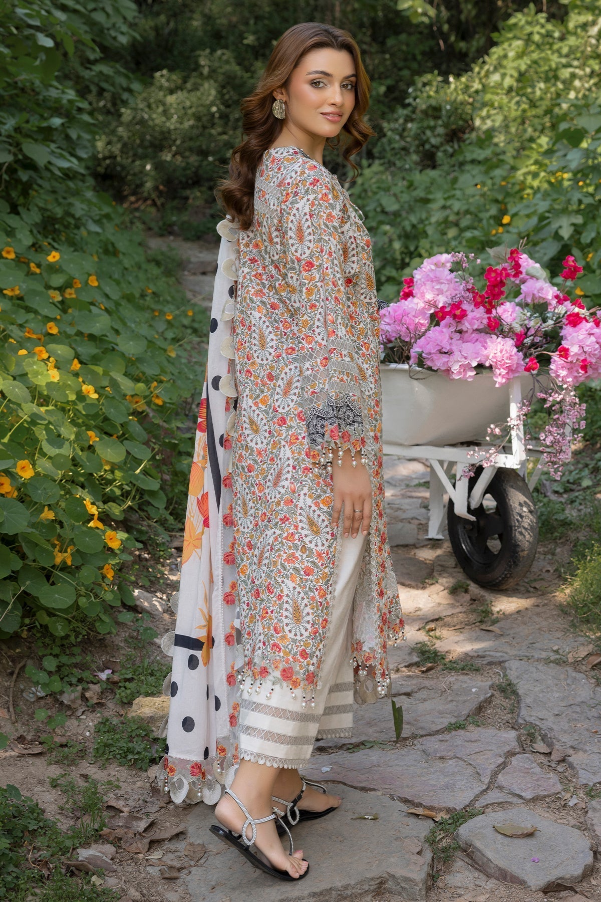 Charizma | Range Collection | CRN5-05 S Cloud Gray Lawn