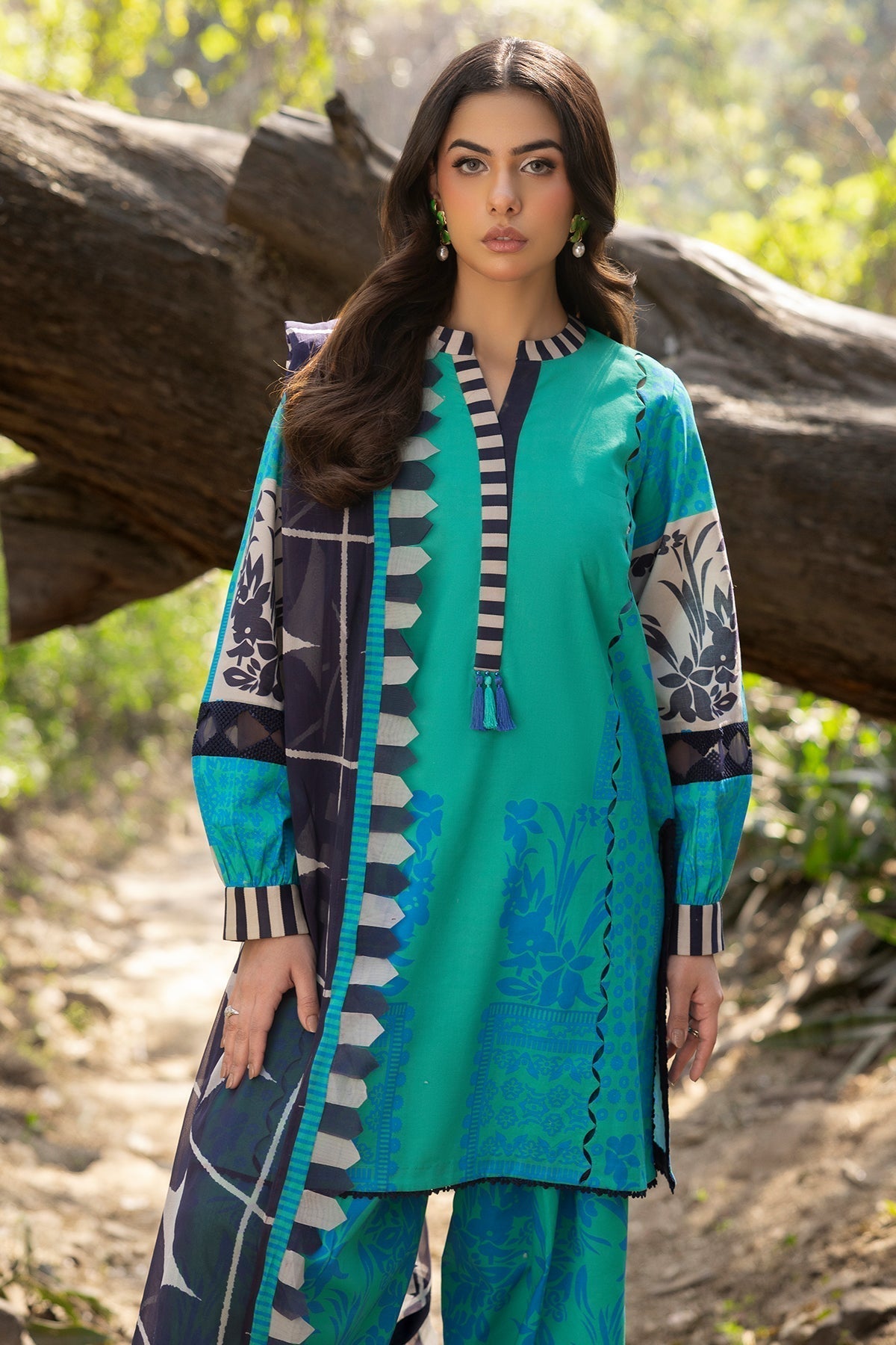 Charizma | C prints Lawn | CP5-17 XL Bright Teal Lawn