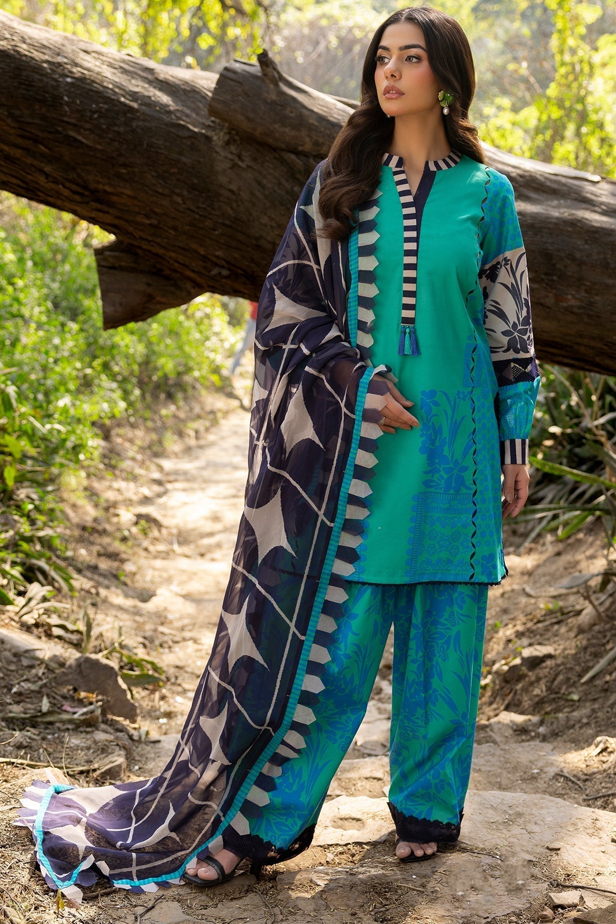 Charizma | C prints Lawn | CP5-17 L Bright Teal Lawn