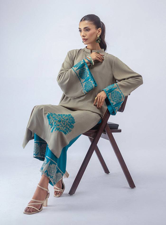 Zainab Chottani | Aara Moonsoon Edit | Desert Oasis
