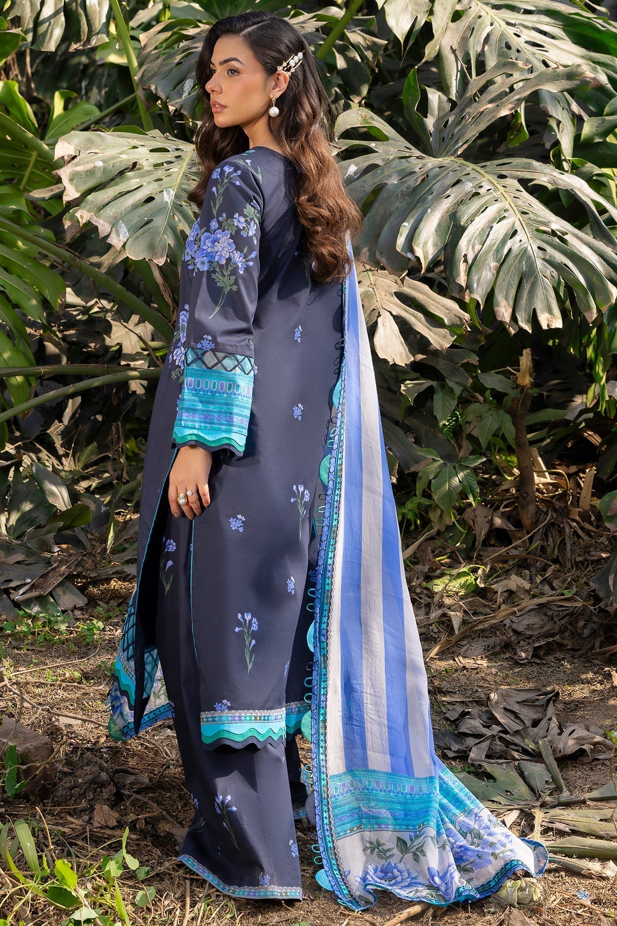 Charizma | C prints Lawn | CP5-19 M Navy Lawn