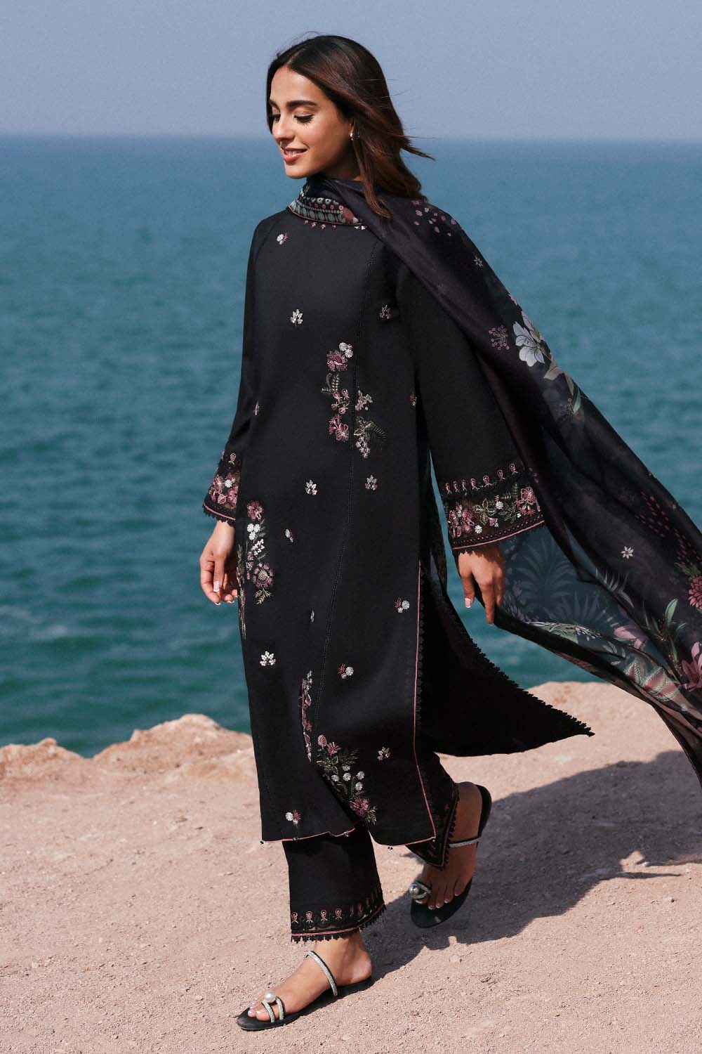 Seran | Afsanah Lawn 25 | ZOYA M Black Lawn